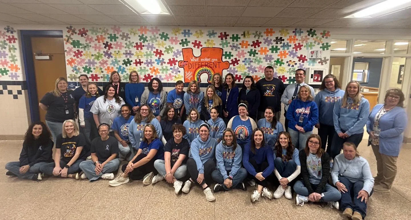 Our friends at Dexter Elementary sporting so much Be Kind For Kyle gear in their Dress Down Day for Encompass!

We appreciate all of you!!!