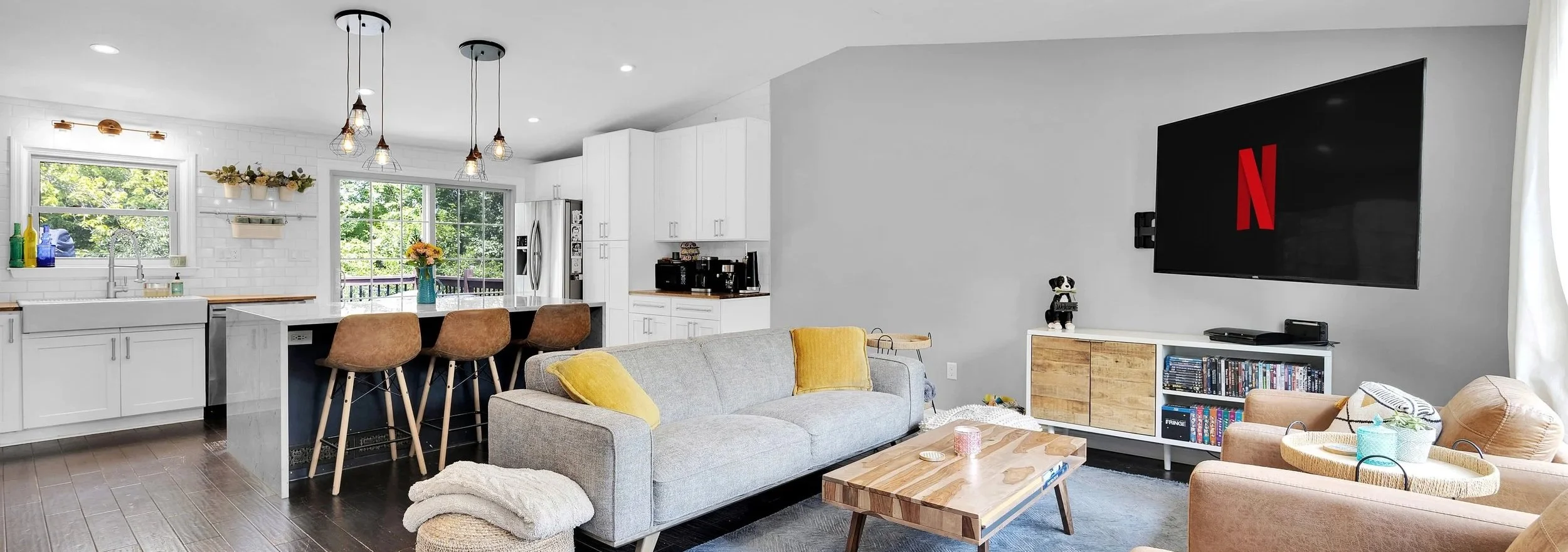 How Listing Photos Influence Buyer Decisions Online