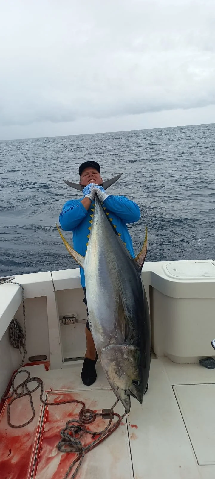 400 lb tuna on the Fish Tale 2, departing the Marina Flamingo, Costa Rica