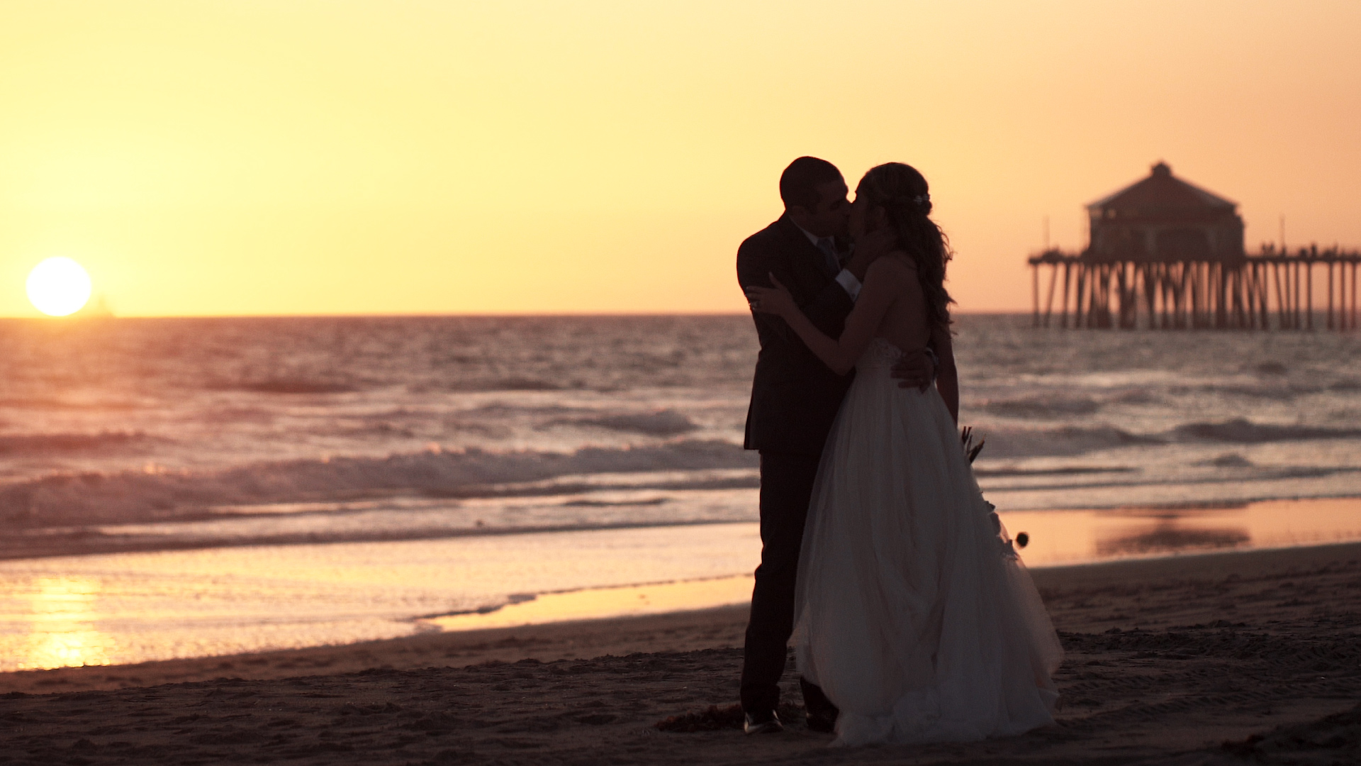 The Waterfront Hilton Wedding Video | Leslie + Shawn