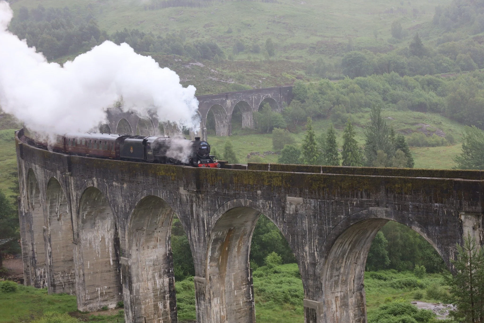 Week 13: Scottish Highlands and Chasing Waterfalls
What an amazing week exploring the beautiful Isle of Skye and travelling North along the NC500.
We got to see the famous Glenfinnan Viaduct from the Harry Potter movies-and waited in the rain for an 