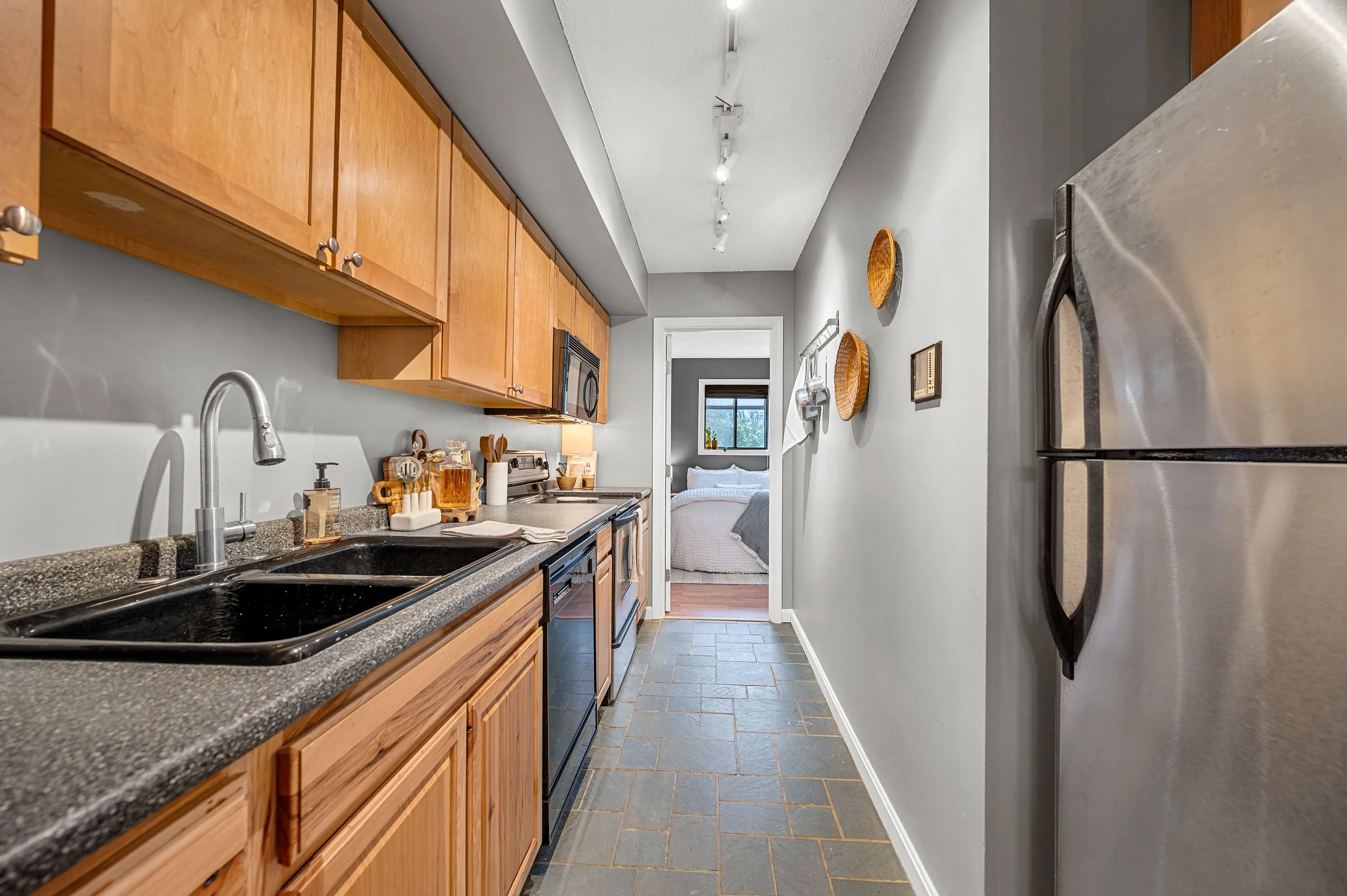 415 Locust Hill-12.jpg