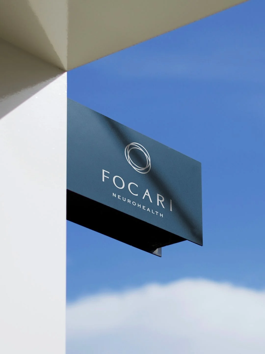 Branding for Focari Neurohealth, a Brisbane-based nurse practitioner offering integrated mental health care and coaching.⁠
⁠
Inspired by the name, the brand strategy centred on focus, the concept of clarity emerging in the midst of overwhelm. Overlap