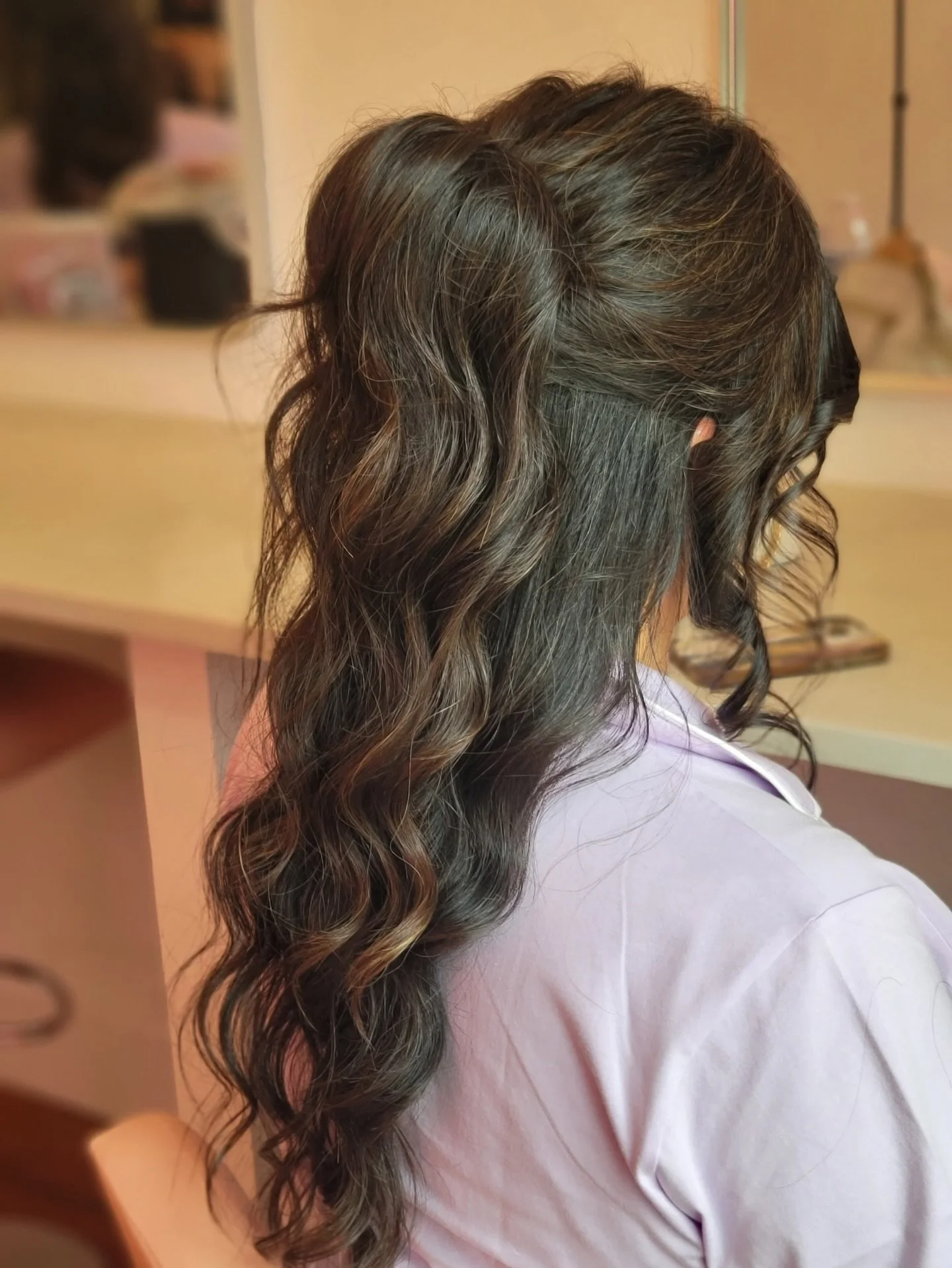 If you are a Bridesmaid SAVE THIS as your inspiration hairstyle 🥰🥰😍😍
I literally have the best glam team 😮&zwj;💨😮&zwj;💨😮&zwj;💨

Kiki as always you killed it girl 
Booking @glam_bygeo 
Hair by @glamour_magick111