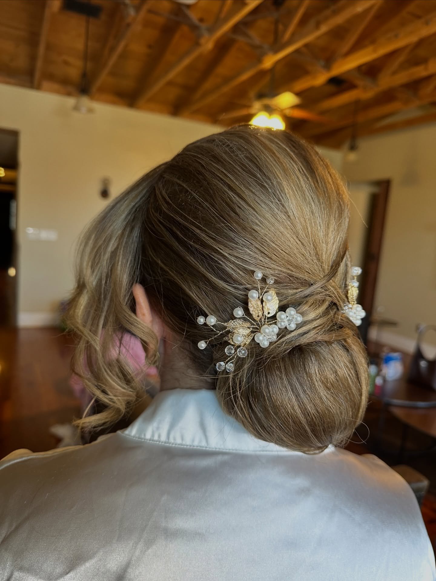 Hair for the Moms and Grandma 
Save for inspiration ✨✨🫶🏼

Booking @glam_bygeo 
Hair by @gabyrmz_mua (first 3)
and @glamour_magick111 (last one)
#hair #wedding #motherofthebride #motherofthegroom #grandma #bridal #bridetobe