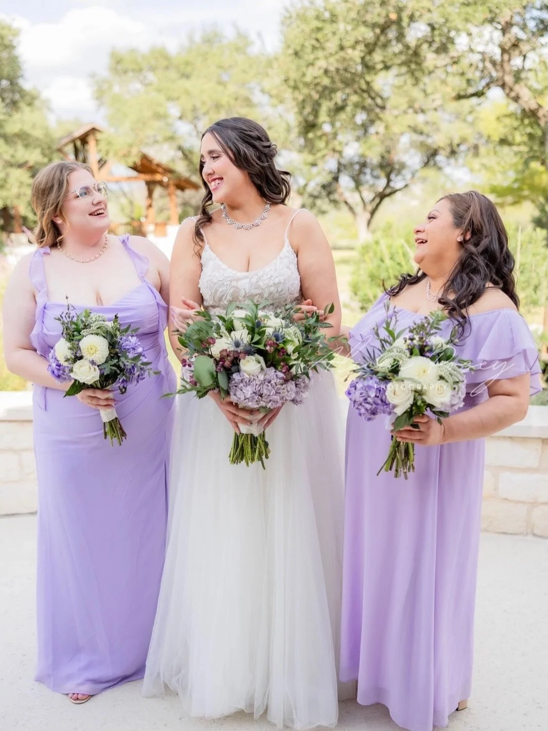 ✨The perfect day, your wedding day ✨

This was such a special wedding and we were blessed to be Lydia&rsquo;s glam team 
Fill out an info sheet on our website Glambygeo.com so we can be your glam team 🫶🏼🥹

Makeup by @glam_bygeo 
Booking @glam_byge