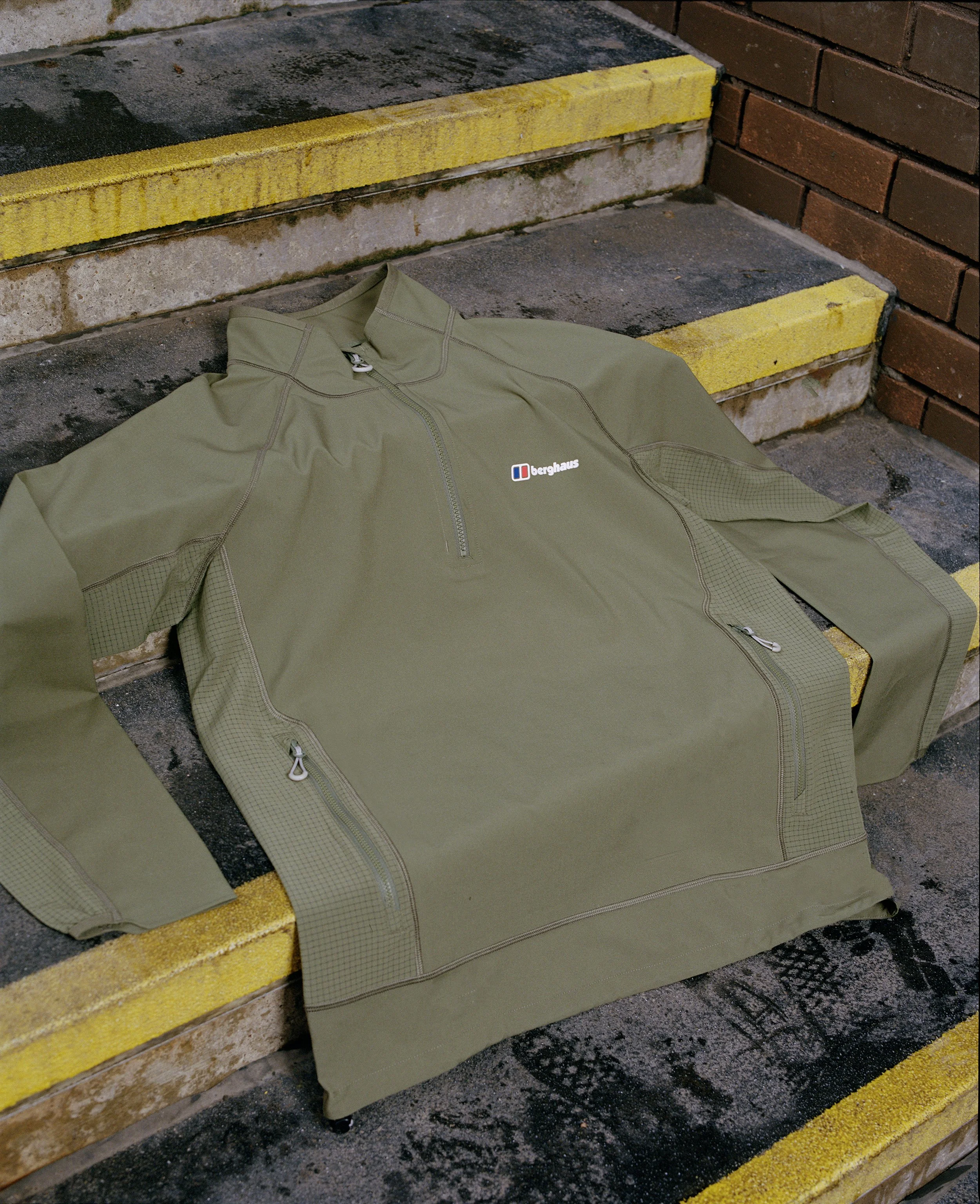 BERGHAUS_SS26_Lonnen_4-A000109006_L1 10.10.15 PM.jpg