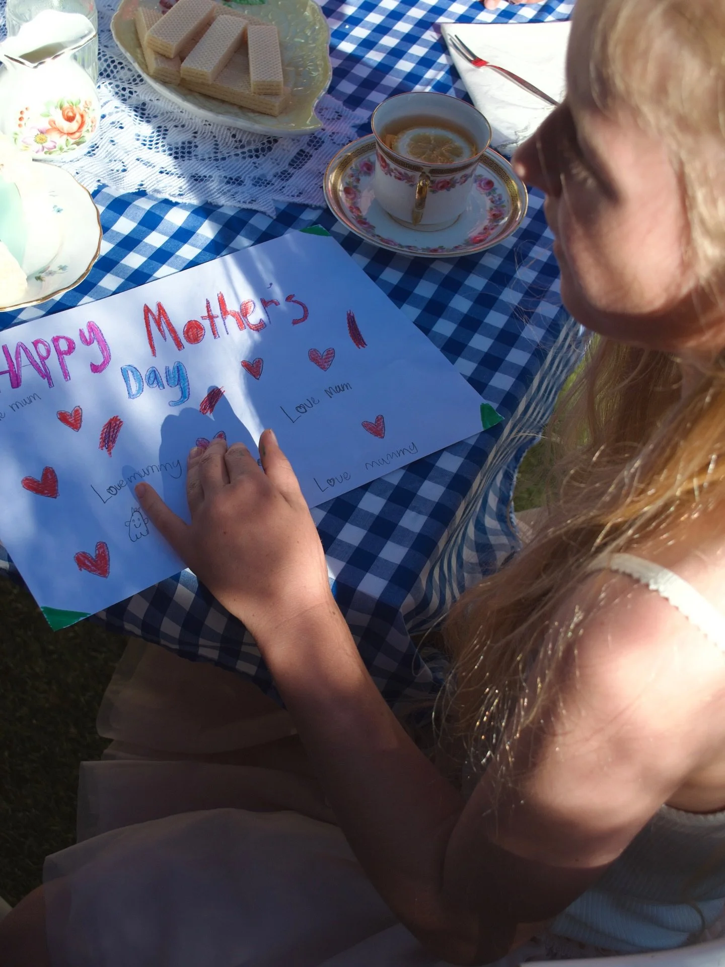 Early access for the email list goes live tomorrow morning for our Mothers Day collection &amp; extra little treat.. 
(limited numbers &mdash; once they&rsquo;re gone.. that&rsquo;s it)
&amp; everyone else gets access tomorrow night ✨ link in bio x