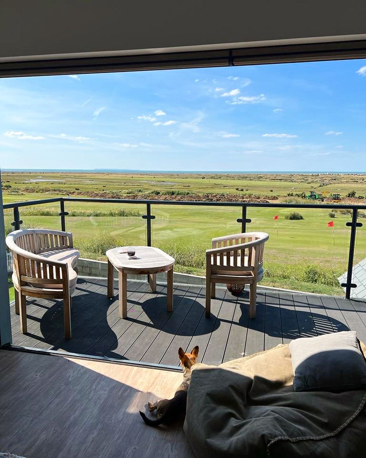 🐶 Dog friendly 🐶
Not only can you relax in a sumptuous beanbag on our balcony & enjoy the spectacular views, your doggos can too!
Are you looking for a stunning coastal staycation this summer? Then look no further than Nolands Ho!
Our beauti