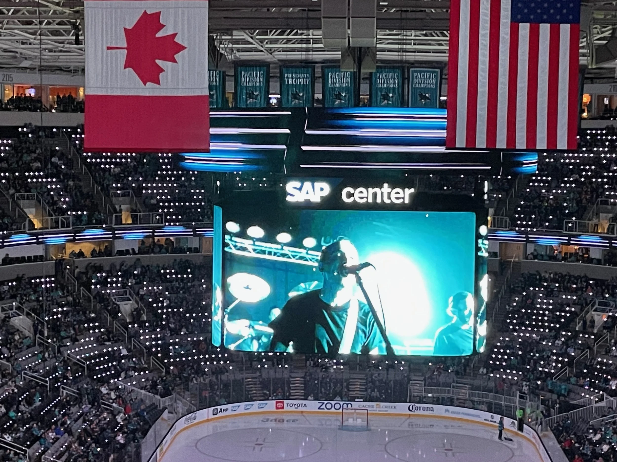 Eishockey mit Rockmusik 