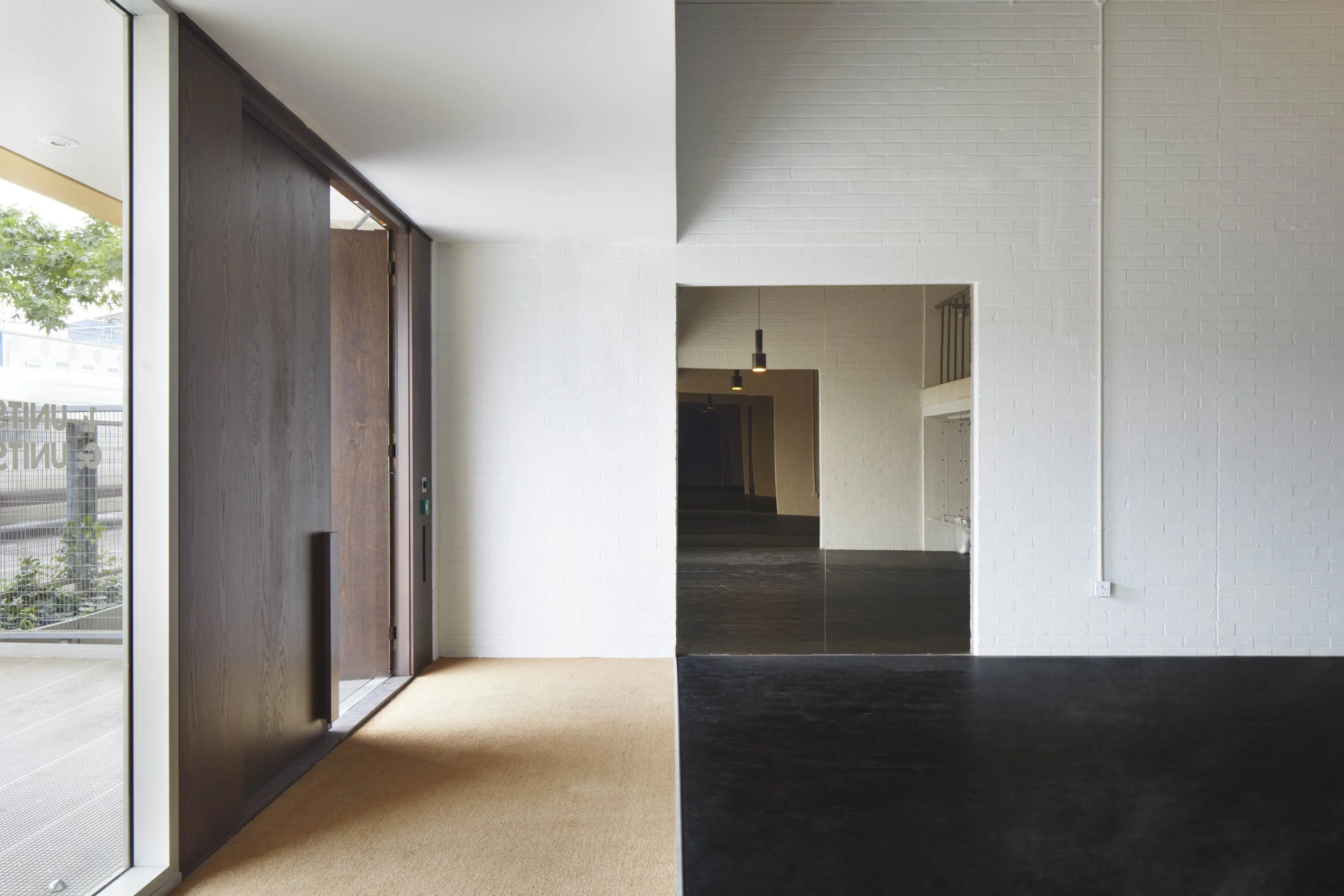 02_Entrance Hall.jpg