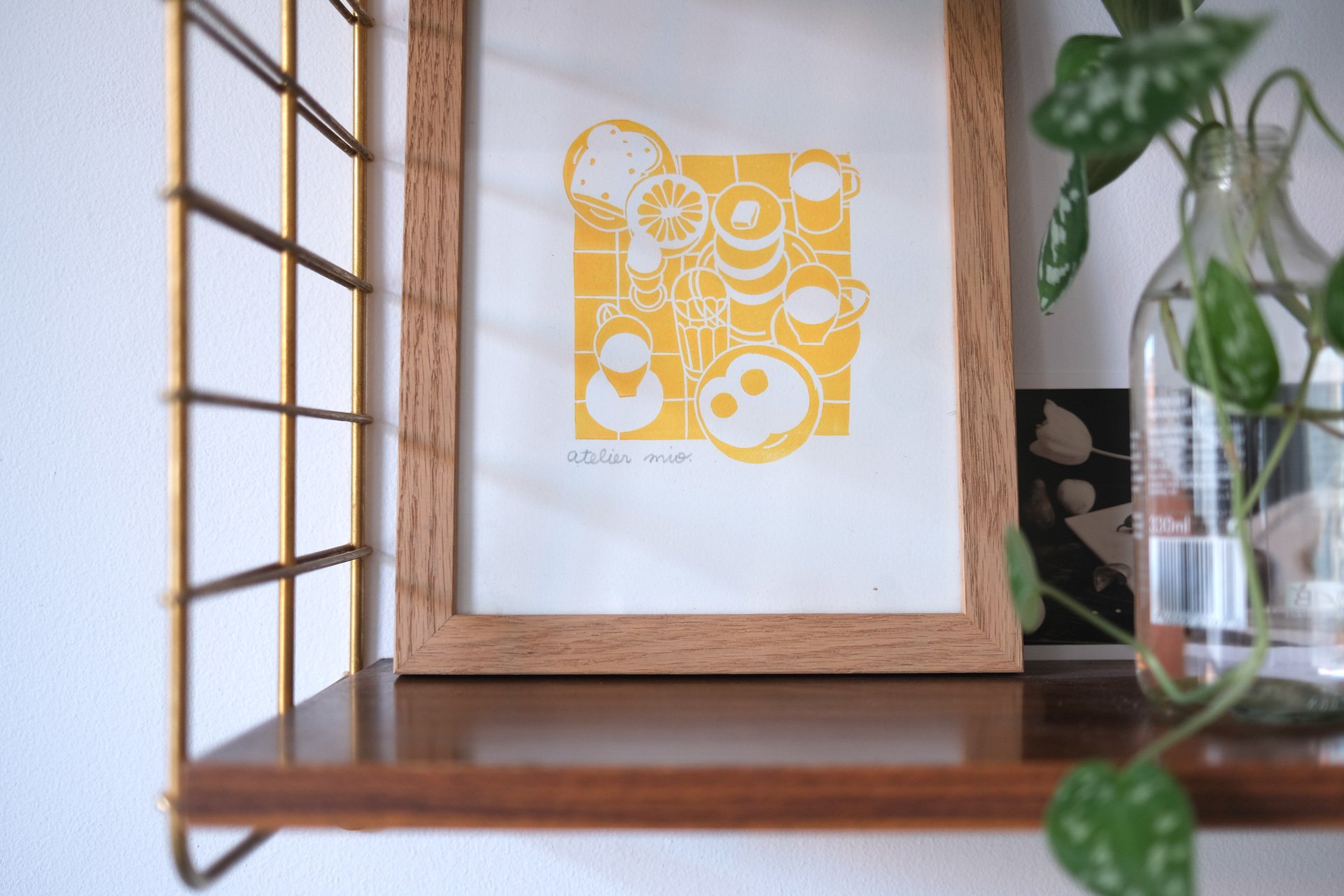 linogravure-jaune-brunch-au-pamplemousse-ateliermio-encadree-home.jpg
