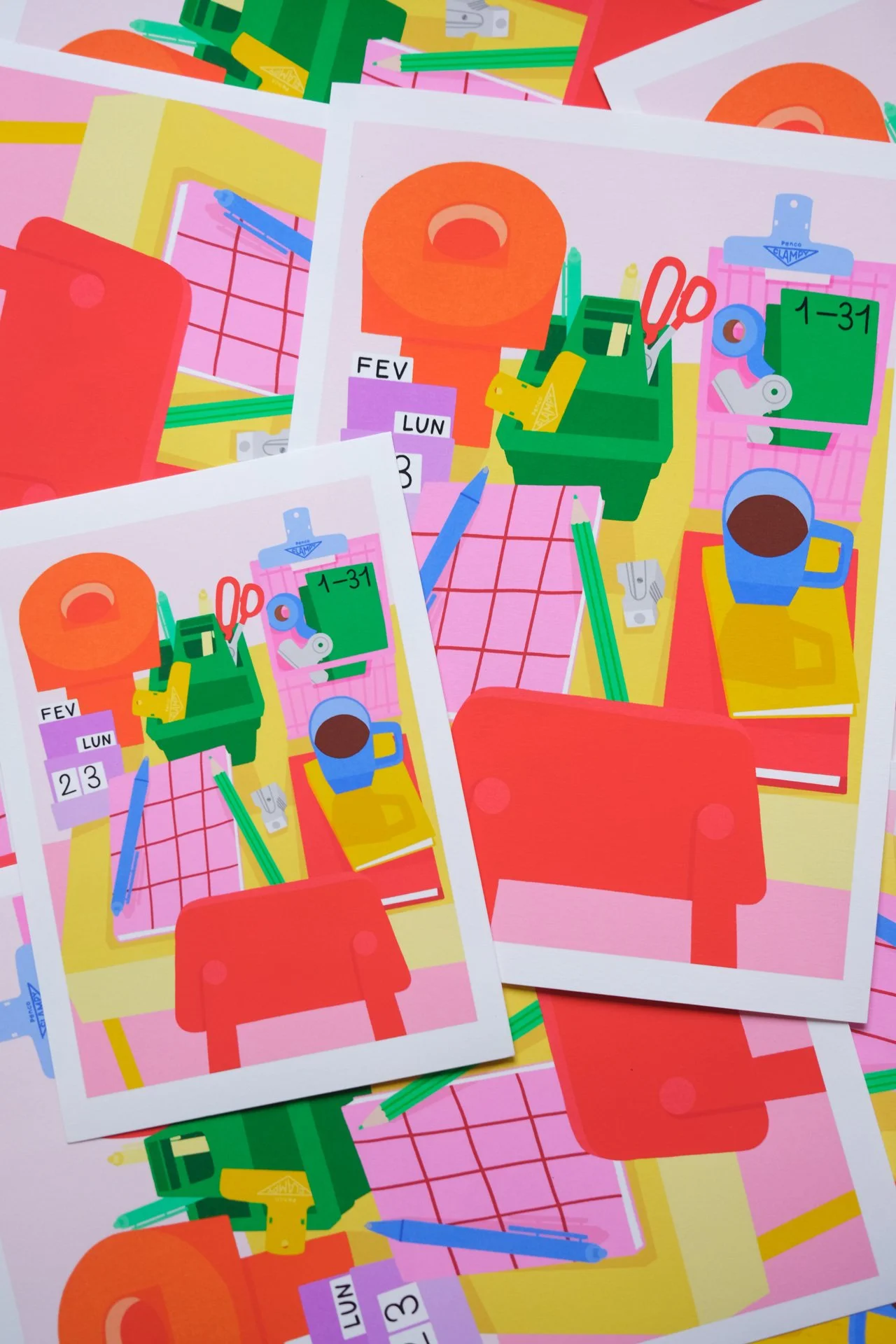 bureau-jaune-et-chaise-rouge-tirage-art-encres-pigmentaires-2-formats-ateliermio.jpg