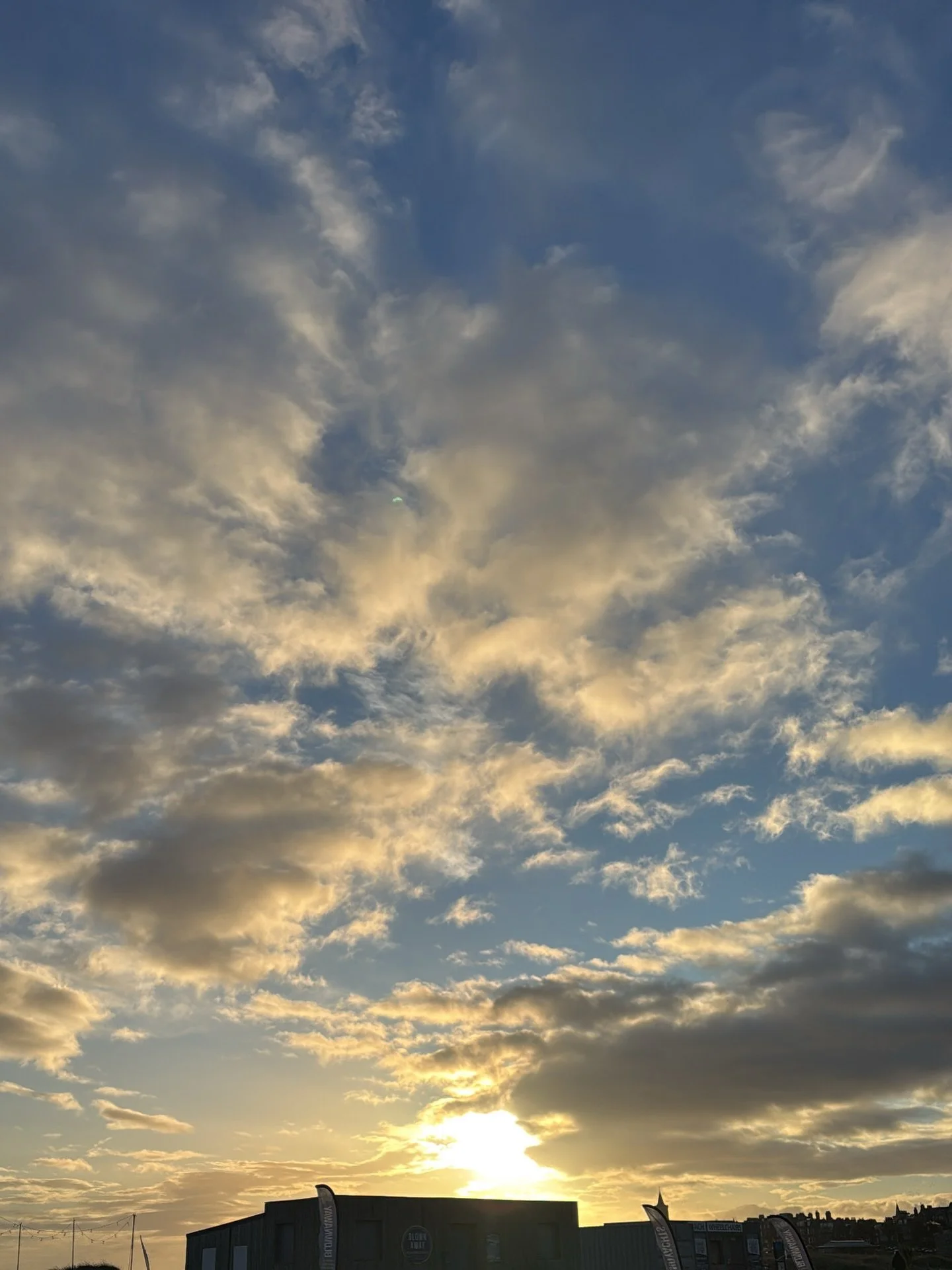 ☀️ The sun rises for us every day, providing light to guide us forward. 
Feeling grateful today for those who have provided light for me to grow into the soulful woman I am today. 🤍 
I am inviting all beautiful souls out there to be seen, to be he