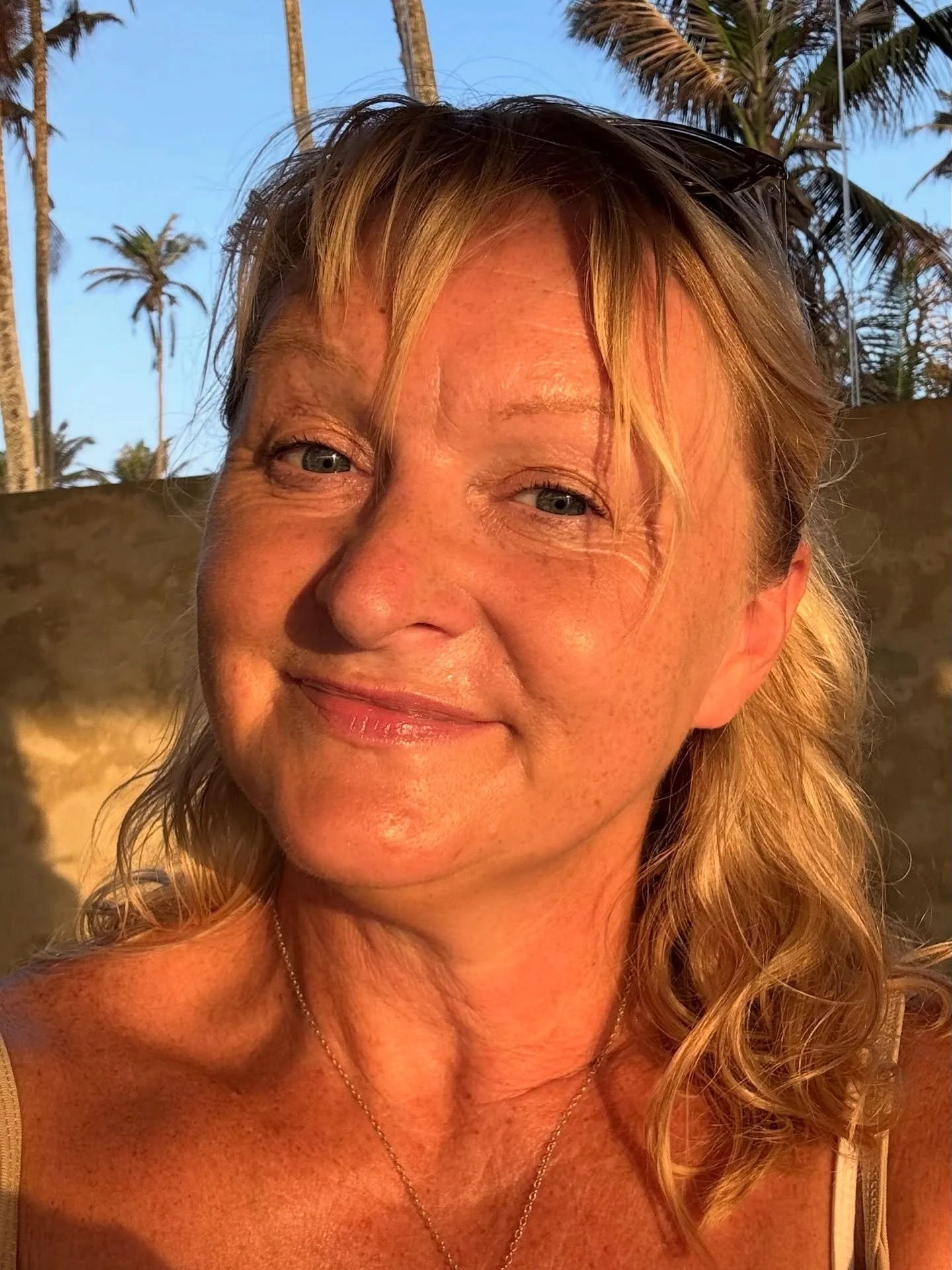 Hello 🥰 I&rsquo;m Alvina, a Soul Transformation Guide ✨🤍✨

&lsquo;Welcome Home&rsquo; was the message I heard in the very moment of this picture taken in Sri Lanka recently on retreat with my beautiful soul coach @mel_macintyre_coaching 🤍 

My exp