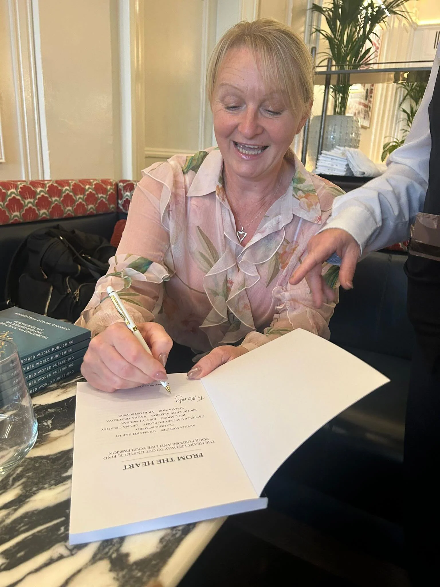 Please could you sign it for me? 

A surreal moment from last week! 

Gifting a copy of From The Heart to a lovely lady at a business lunch at @lepetitbeefbar_edinburgh . 💚

Completely unnecessary, but a bit of fun and laughter regardless. 😁

From 