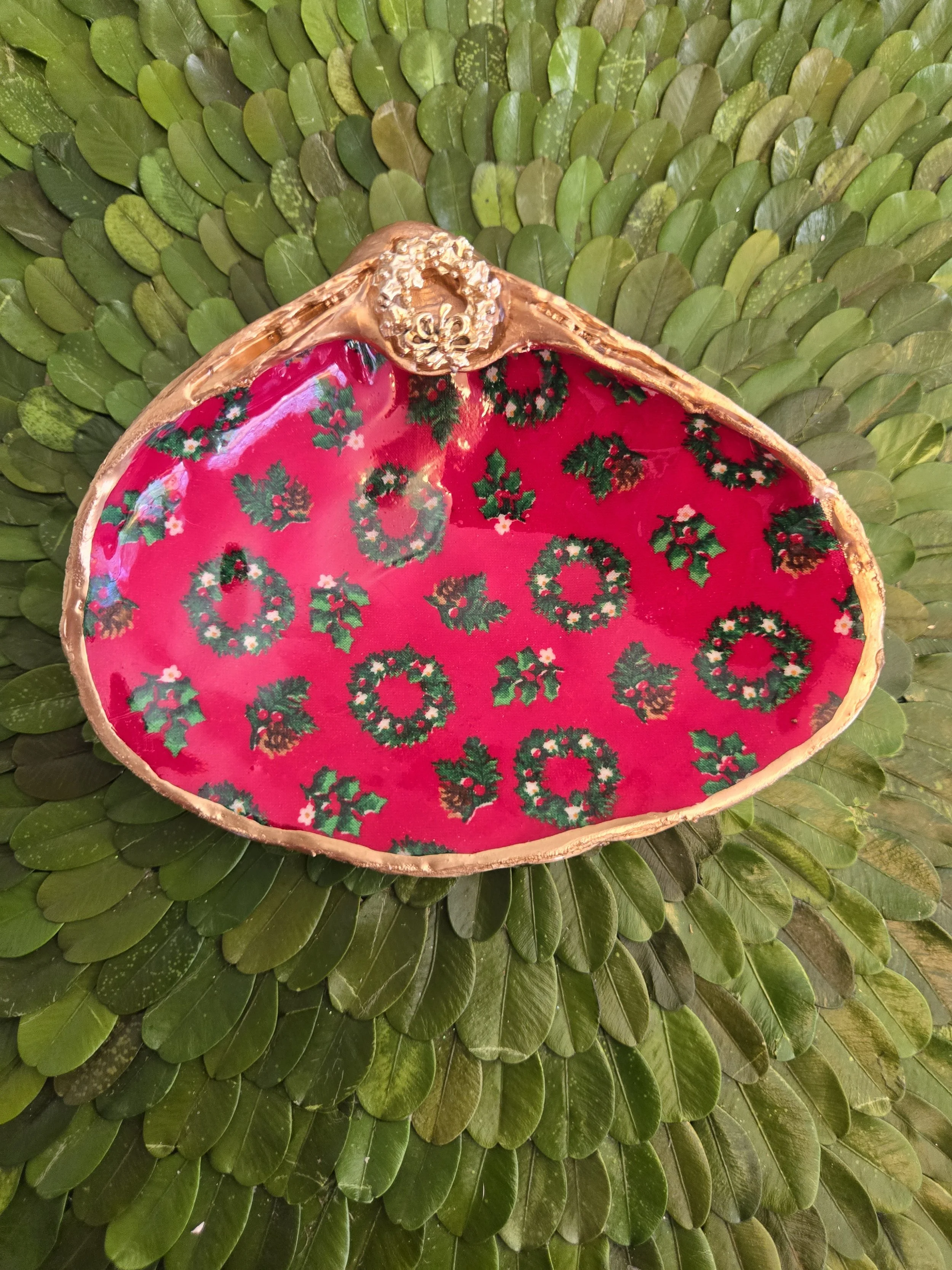 Christmas Clam Ring Dish