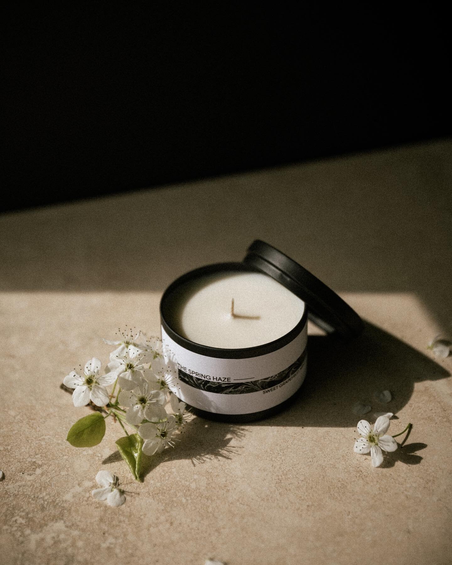 Mother&rsquo;s Day is coming up quick! Looking for a last minute gift? 👀✨
.
.
.
#candles #smallbatch #smallbusiness #mothersday #mothersdaygift
