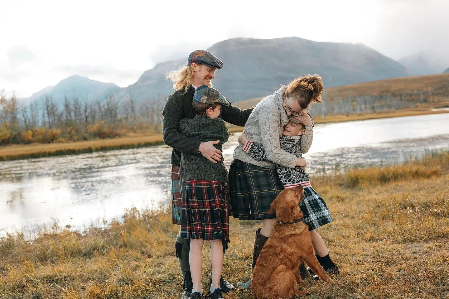 The Chisholms &hearts;️

#FamilyPhotos #FamilyPhotography #AlbertaPhotographer #SouthernAlbertaPhotographer #PincherCreekPhotographer #WildMPhotos #LifestylePhotography #AuthenticMoments #WesternLifestyle #RanchFamily #CandidFamilyPhotos #StoryDriven