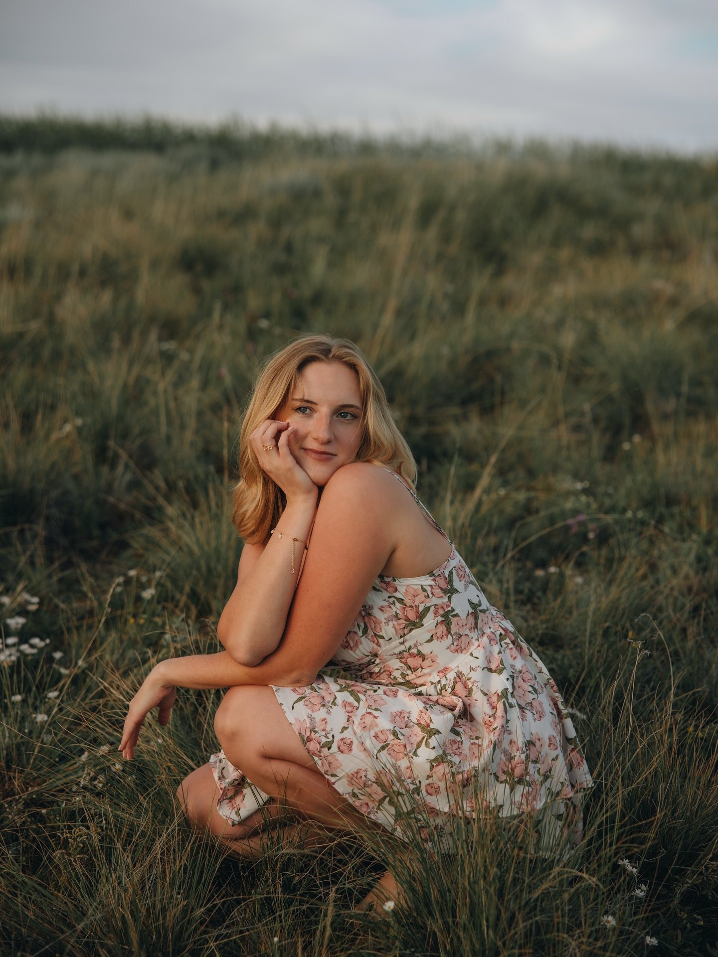 It&rsquo;s snowy out&hellip; so here&rsquo;s a little throwback to a fun shoot from this past summer 🤍✨

#SouthernAlbertaPhotographer #SummerThrowback #LifestylePhotography #WildMPhotos #YYCPhotographer