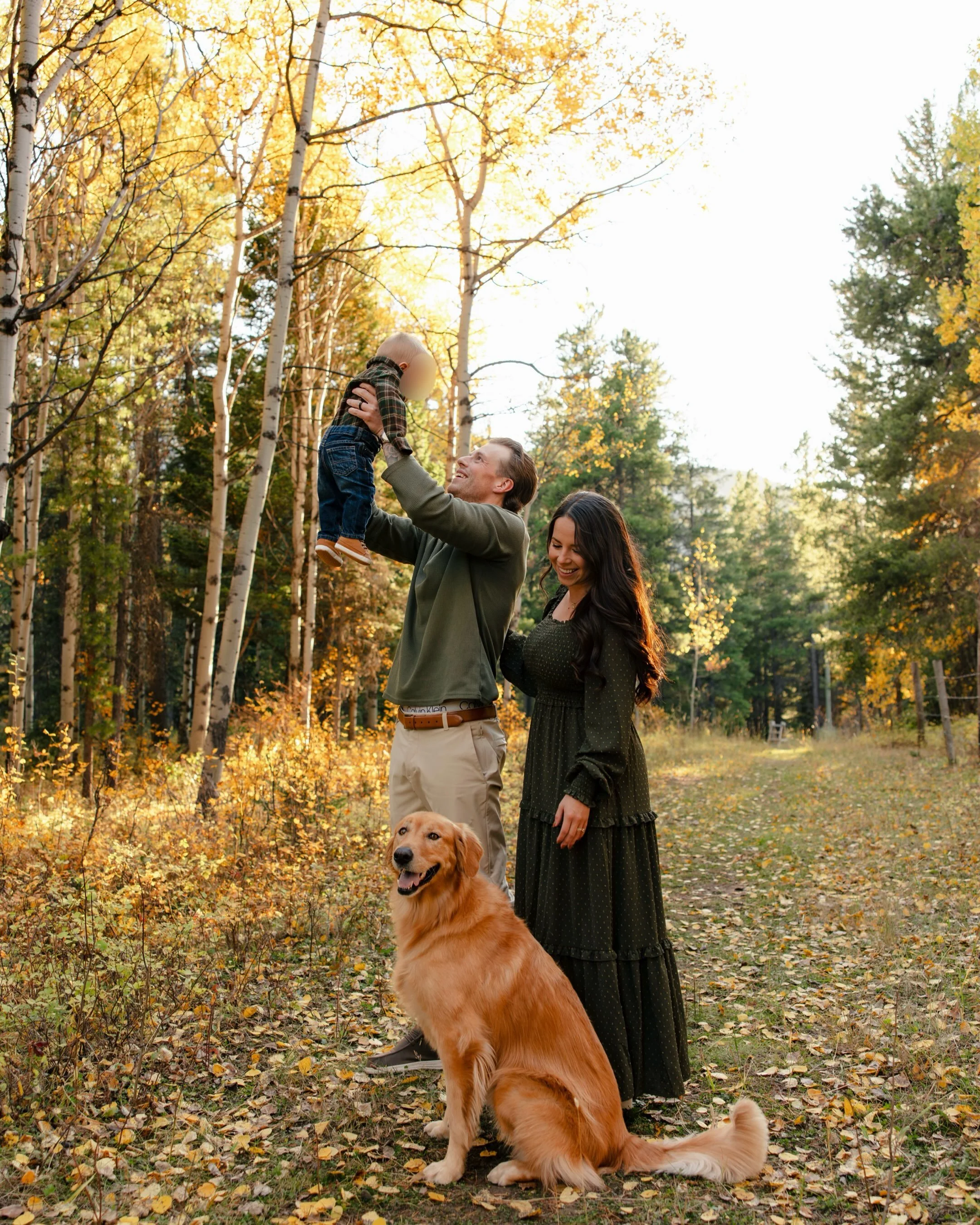 The Stella family. 🤎🍂

A whole lot of love, laughter, and the sweetest little moments in between.

Southern Alberta Family Photographer | Pincher Creek Family Photography | Candid Family Photos | Alberta Lifestyle Photographer | Waterton Family Pho