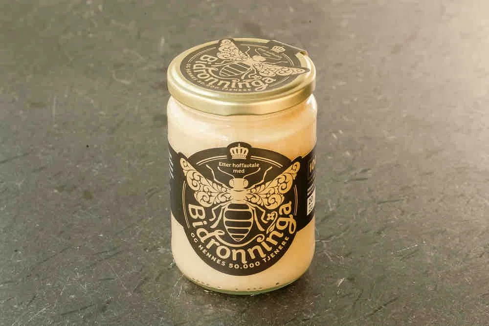 Lys, smørbar honning fra Bidronning på Jeløy