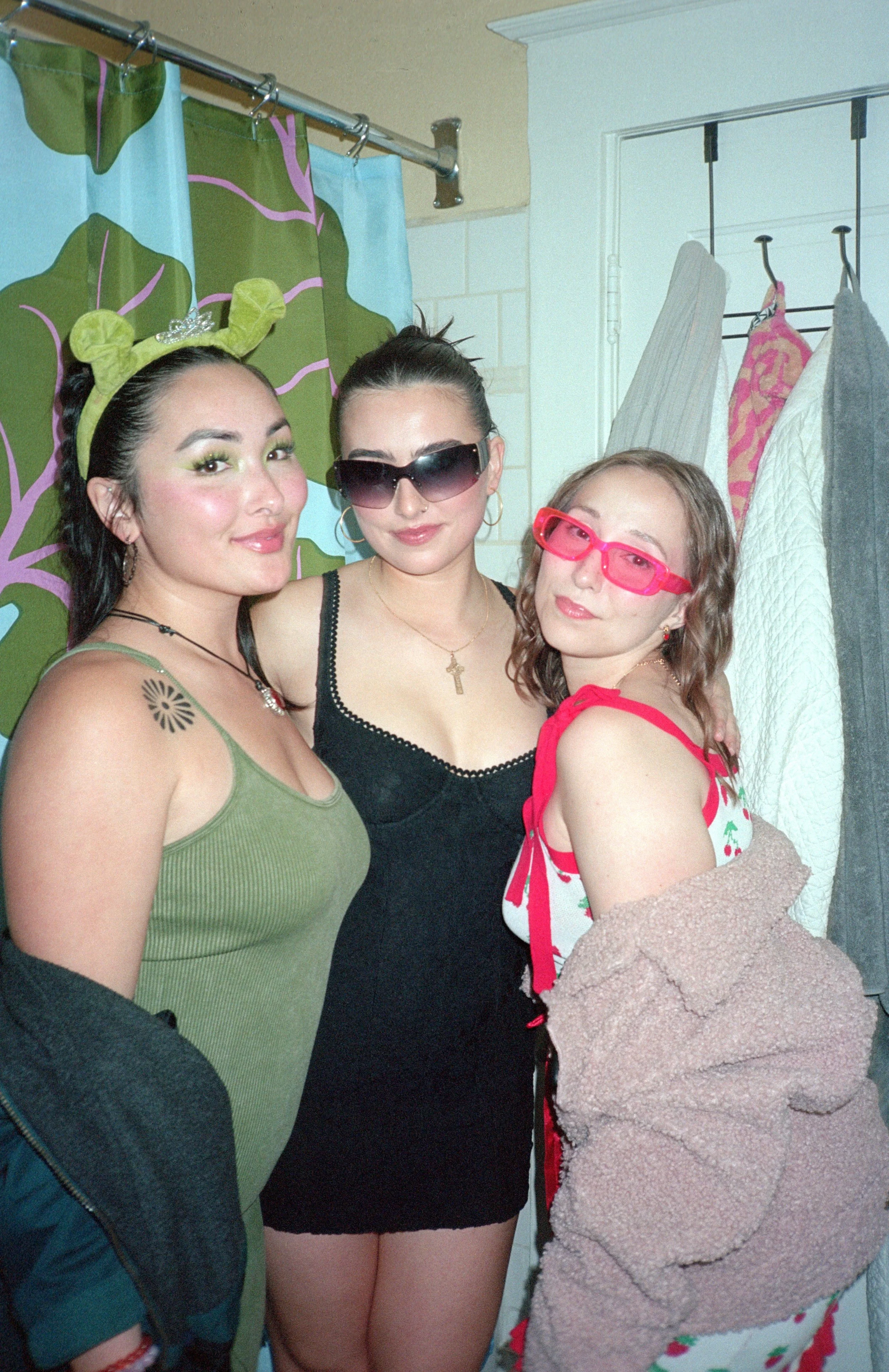 Mimi Q Emily better w sunnies.jpg