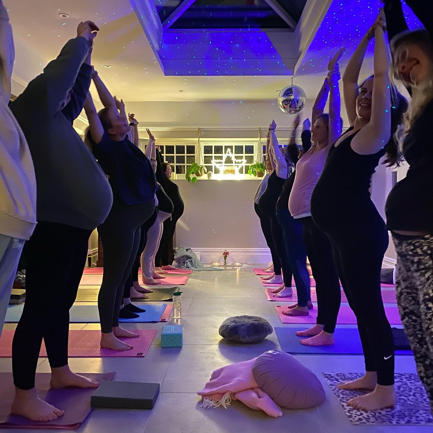 BUMPTASTIC PREGNANT GODDESSES..
I love holding space for pregnancy yoga. It&rsquo;s dreamy. Providing a safe haven for pregnant Mamas to sloooow down and connect with their breath, their body &amp; their sweet baby. All in the company of other pregna