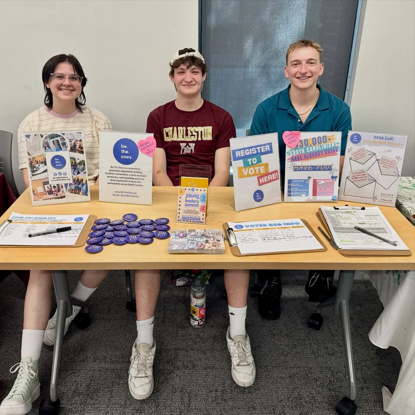 🎓 Before the first class. Before the CofC v Citadel basketball game (IYKYK). Before move-in day. 

For the second year in a row, our Be The Ones College of Charleston Chapter has spent the summer at 9 different Freshman Orientation days welcoming in