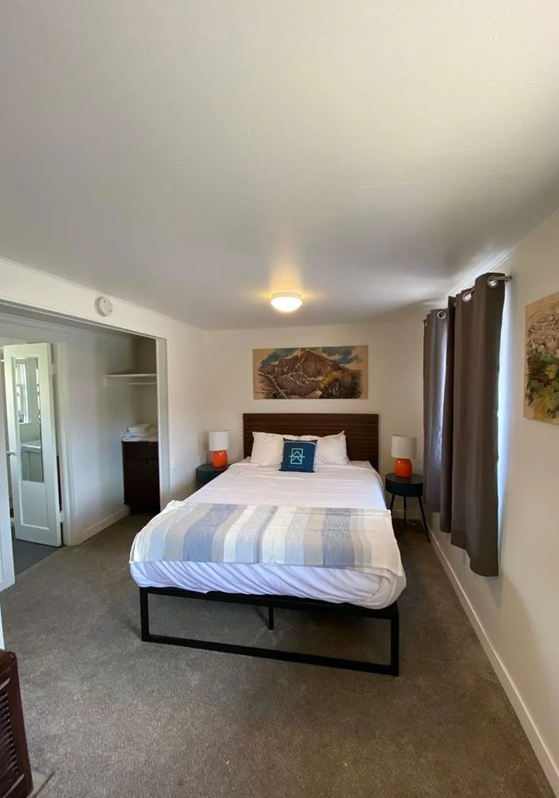 hotel room at the A-Lodge in Lyons