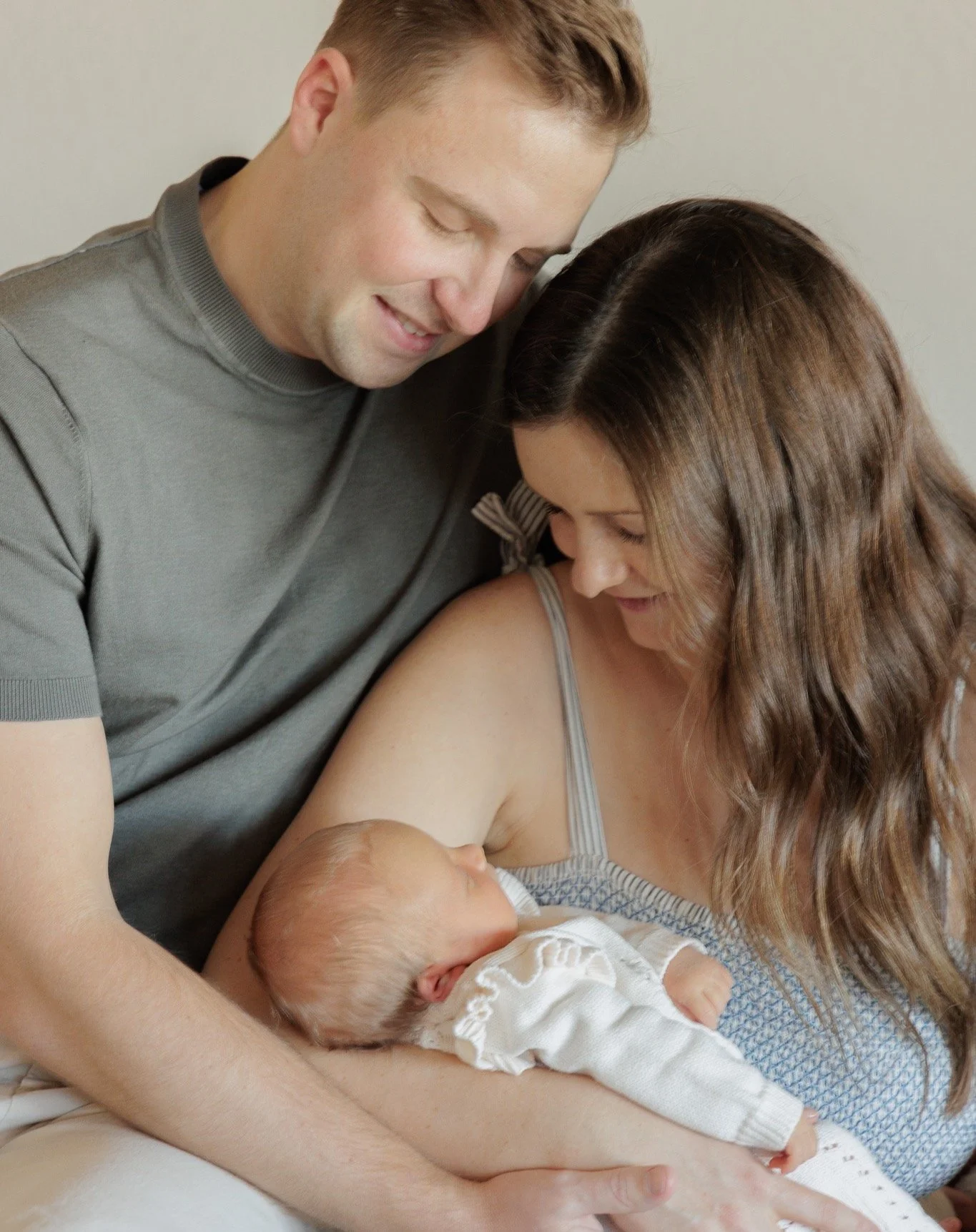 Newborn sessions always melt my heart and remind me how quickly time passes. There&rsquo;s nothing sweeter than capturing these moments&hellip; The last image maybe an all time favorite ✨📸
.
.
.
.
 #AustinNewbornPhotographer #LakewayNewbornPhotograp