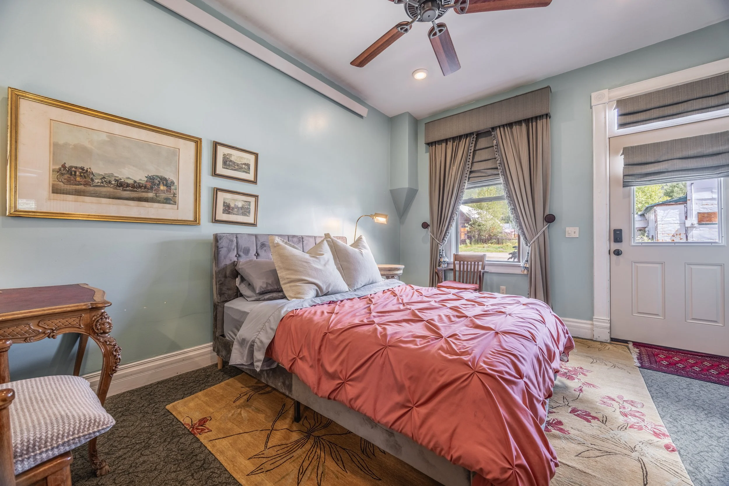 Front queen bedroom