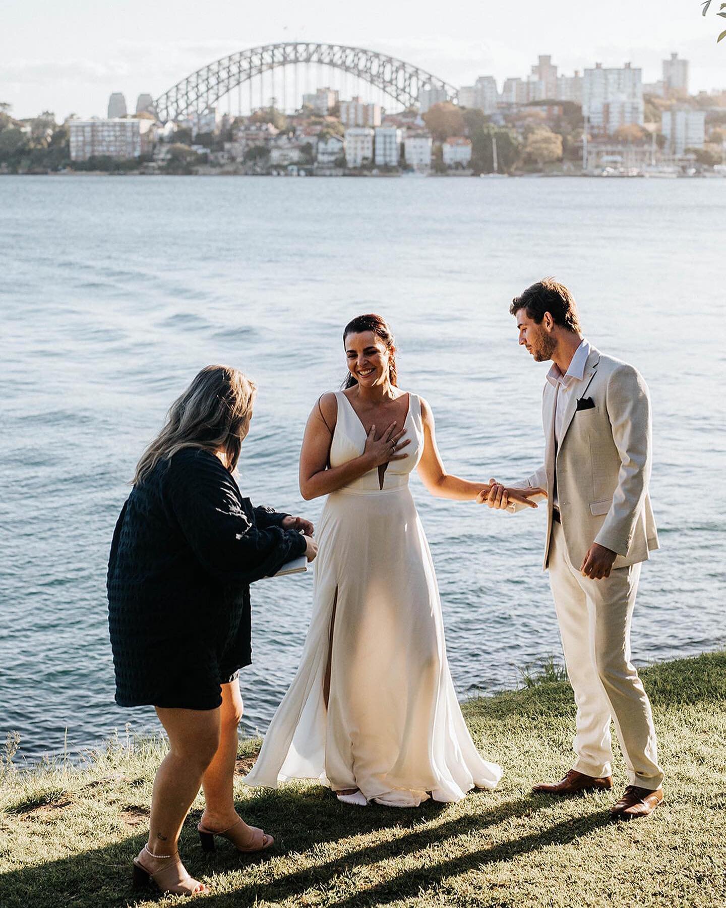 WHAT A VIEW, WHAT A COUPLE, WHAT A MOMENT✨

Throwing it back to April when I had the absolute pleasure of marrying Matt &amp; Jess in the most beautiful and intimate ceremony😍 

That backdrop&hellip; breathtaking.
Almost as breathtaking as this gorg