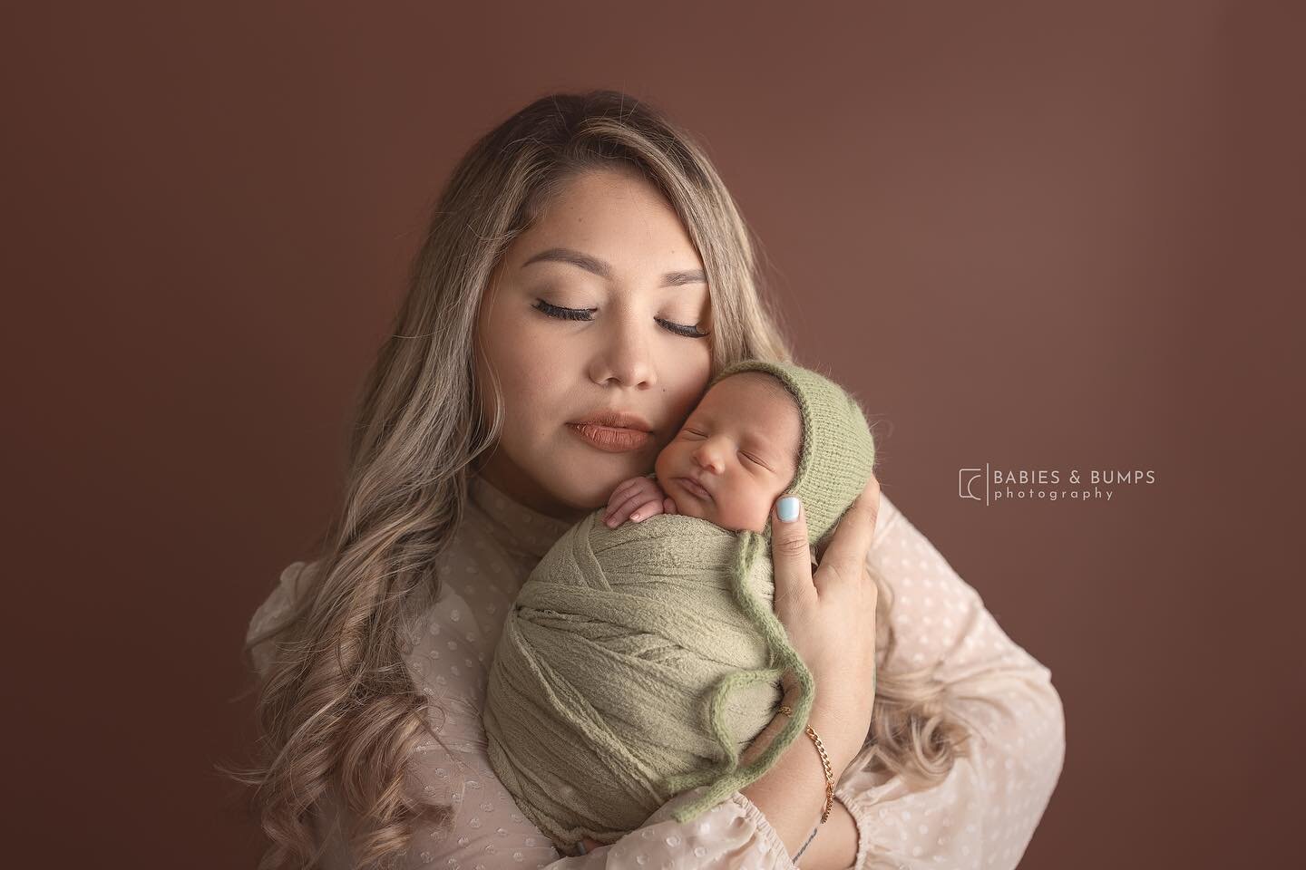 💙💙 SANTIAGO 💙💙
Our goal is to create memories that celebrate the legacy you&rsquo;re marking. 
#Newbornsession&nbsp;#Newbornphotoshoot&nbsp;#Newbornphotographer&nbsp;#Oneweekoldbabies&nbsp;#babiesphotography&nbsp;#Houston&nbsp;#HoustonPhotographe