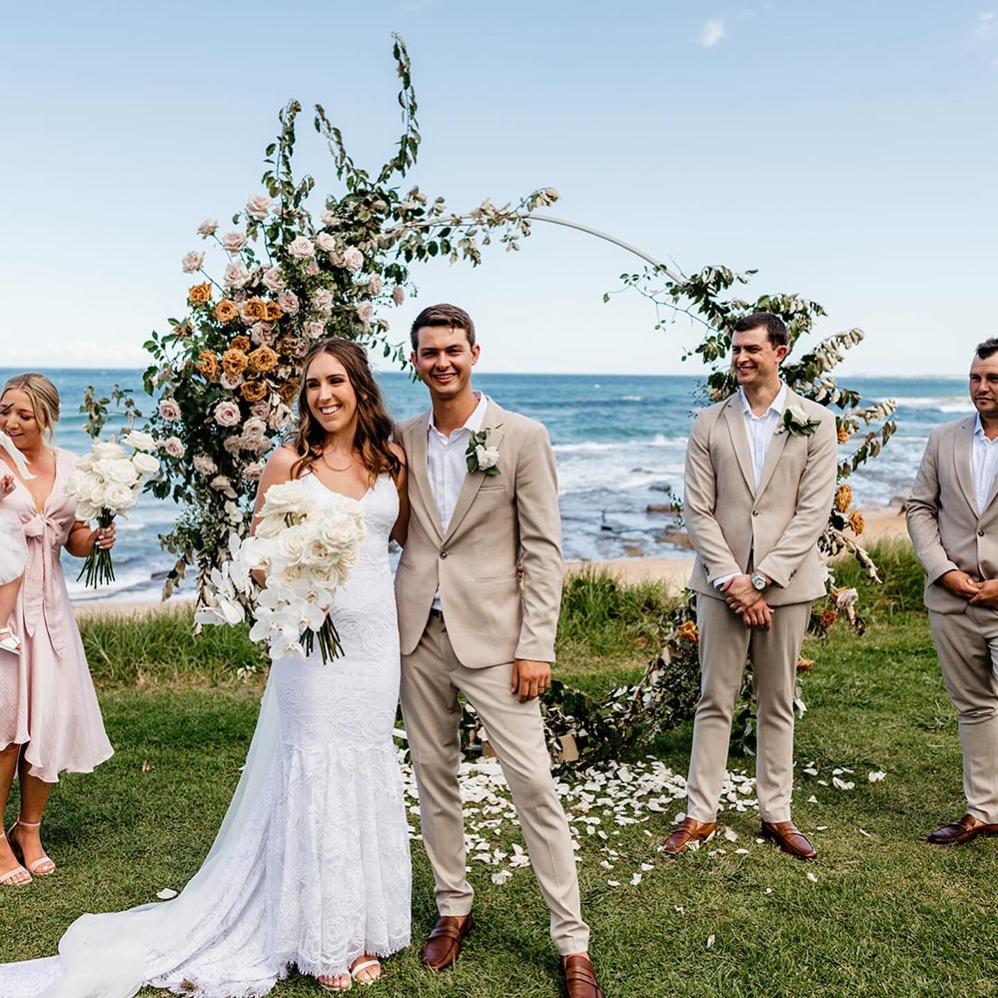 Love by the sea in rusts, blushes &amp; greens 🦢 

🎥 - @kjimageswedding