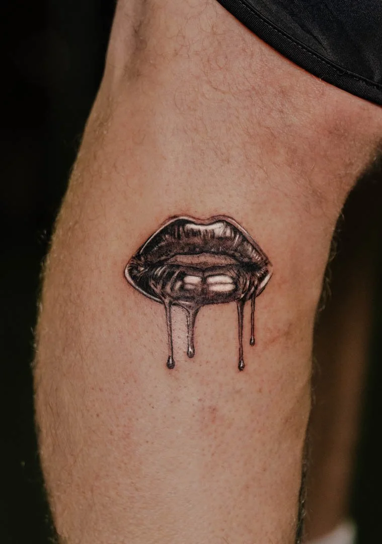 CarterHewlettTattoo-Chrome-Lips-Tattoo.jpg