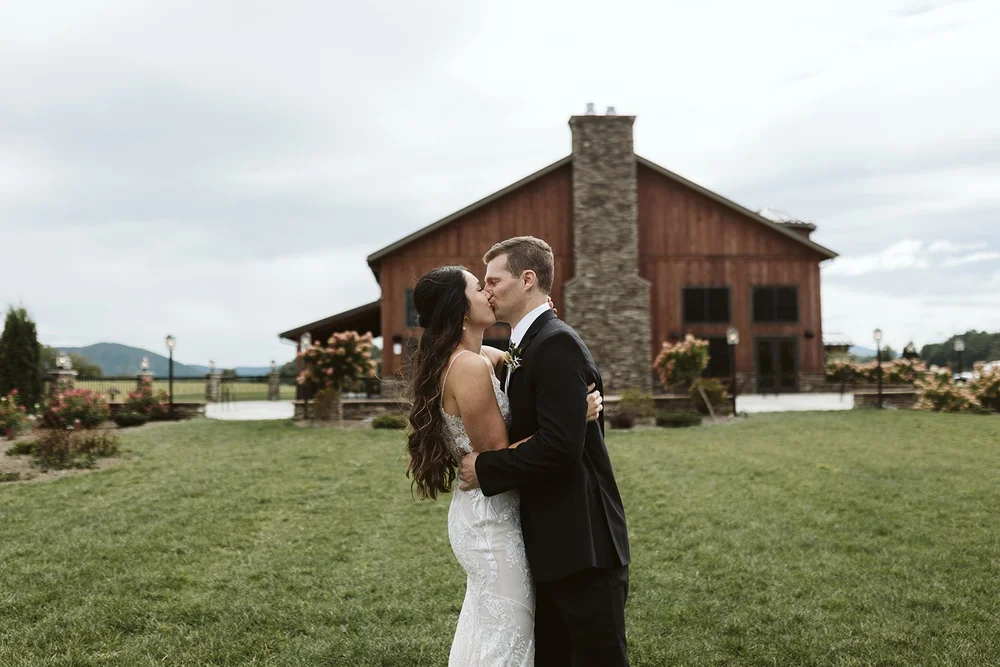 NATE_MCKENZIE_WEDDING_PREVIEW-9_websize.jpg