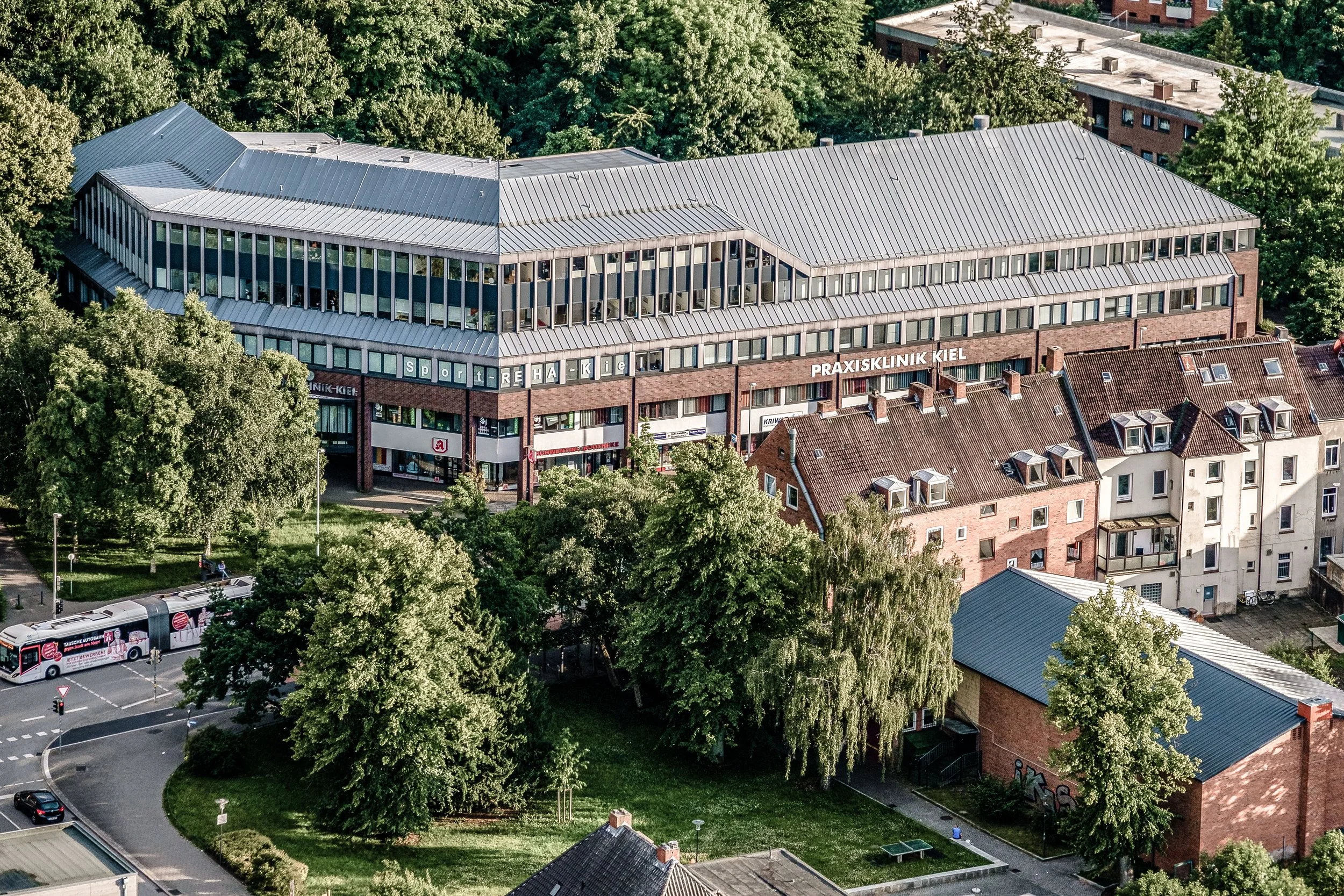 Luftaufnahme des MVZ Chirurgie Kiel und des Venenzentrums Kiel in Schleswig-Holstein.