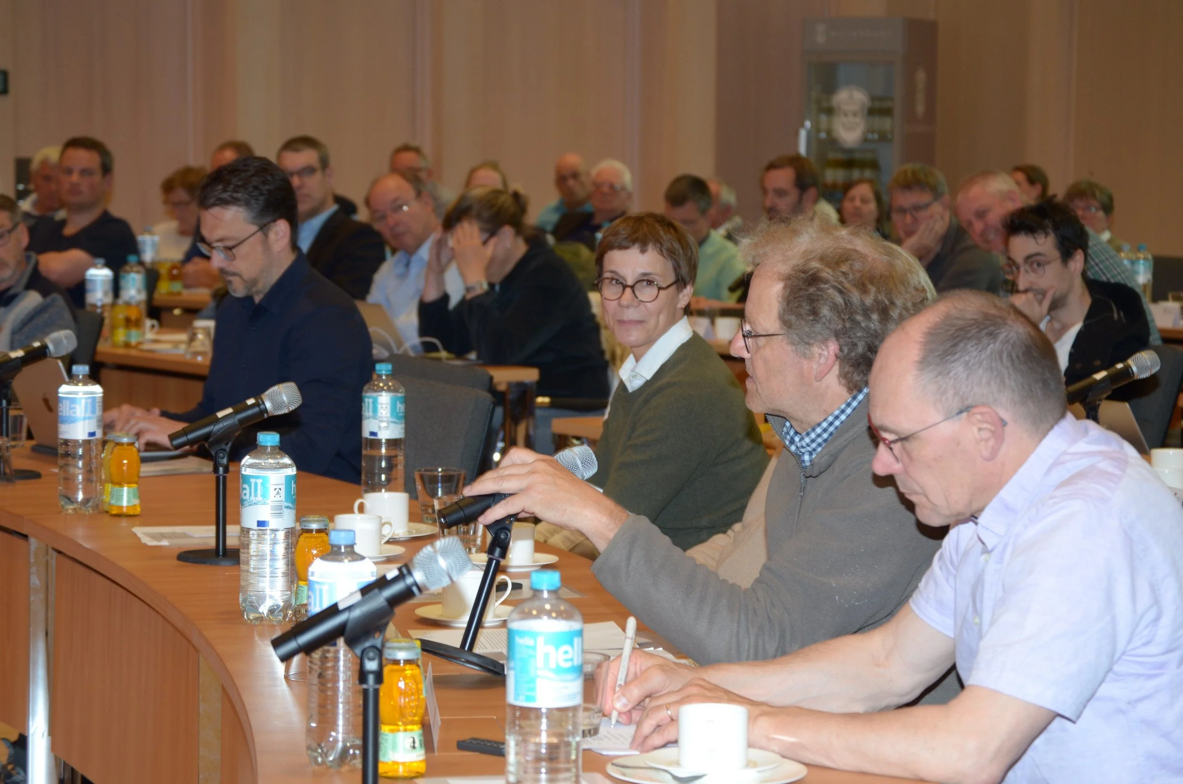 Kammerversammlung der Ärztekammer Schleswig-Holstein zur Diskussion über die Überarbeitung des GKV-Spargesetzes mit Beteiligung von Dr. Christian Hirschner.