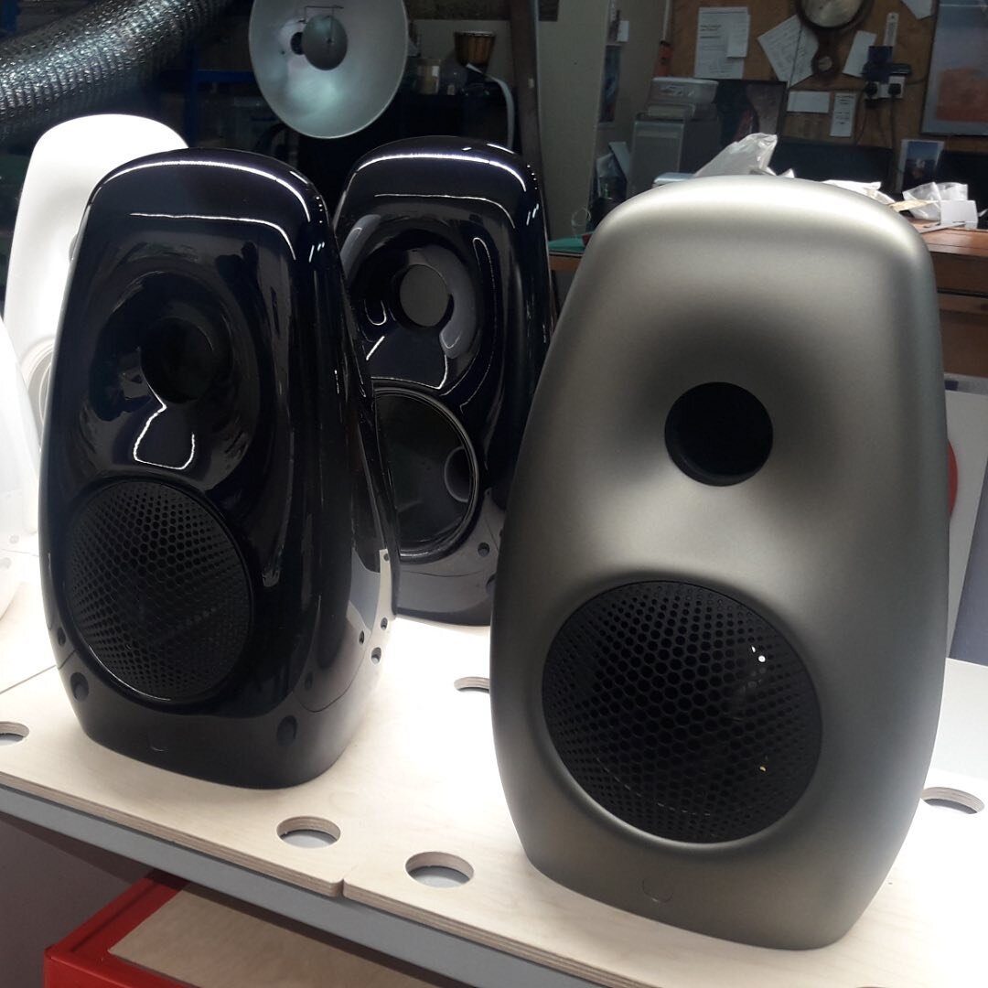 Vivid Audio Kaya S12 speakers on the production line. Will soon be on there way to lucky owners.
.
.
#vividaudio #vividaudiokaya #kaya #kayas12 #s12 #vividaudios12 #s12speakers #kayaseries #kayaspeakers #luxury #lifestyle #bespoke #custom #interiors 