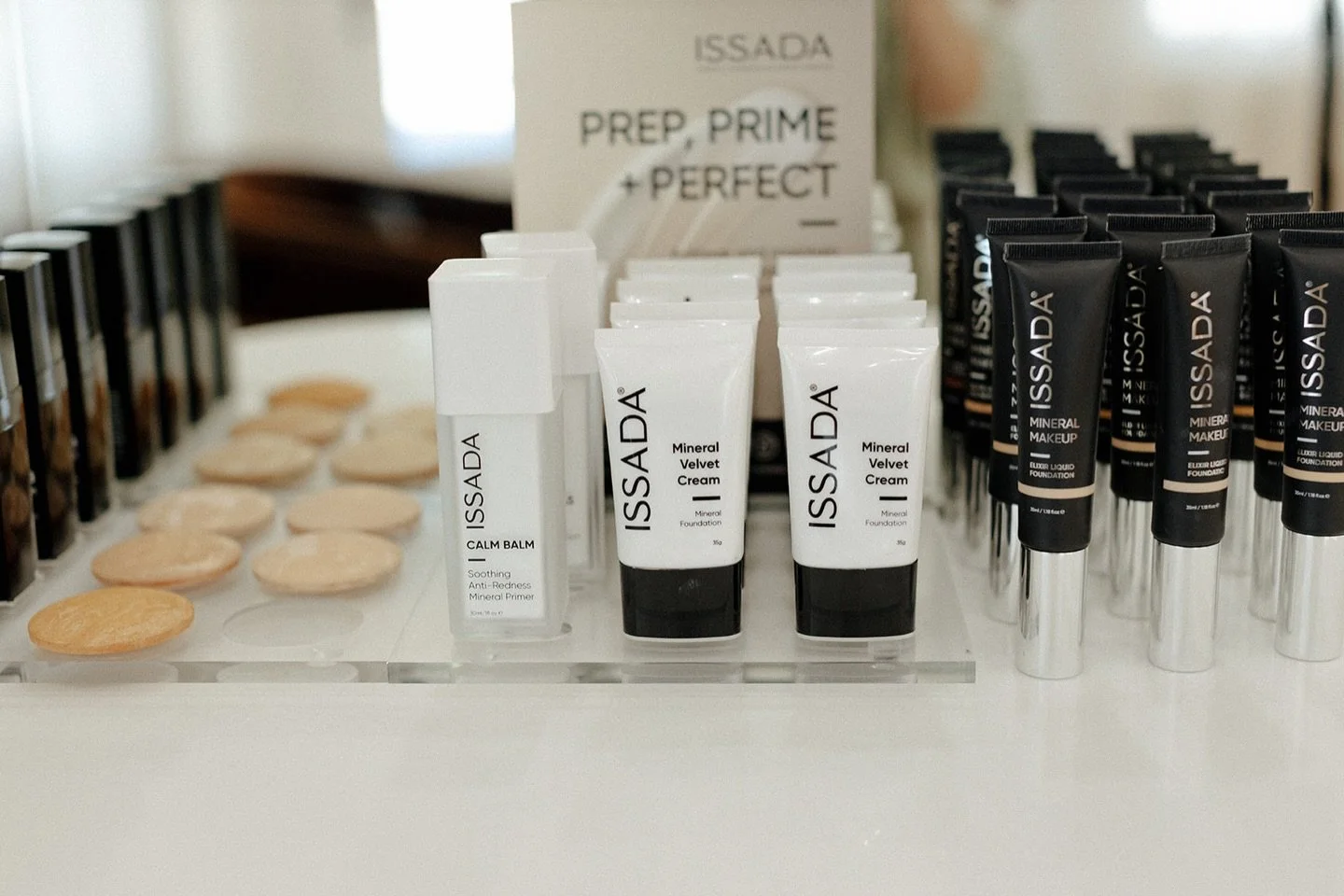Mineral makeup that works with your skin, not against it. Issada delivers breathable coverage, skin loving ingredients, and a flawless, luminous finish every time.  #issada #issadamakeup