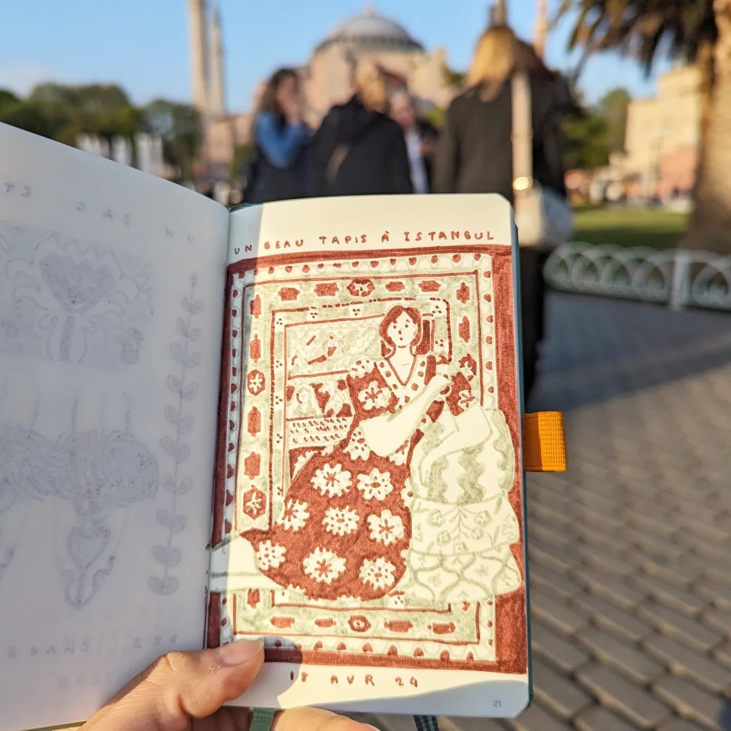 A few sketchbook pages from Istanbul. The carpets were so beautiful and inspiring! 
.
.
.
#istanbul #artistsketchbook #sketchbookspread #sketchbookpages