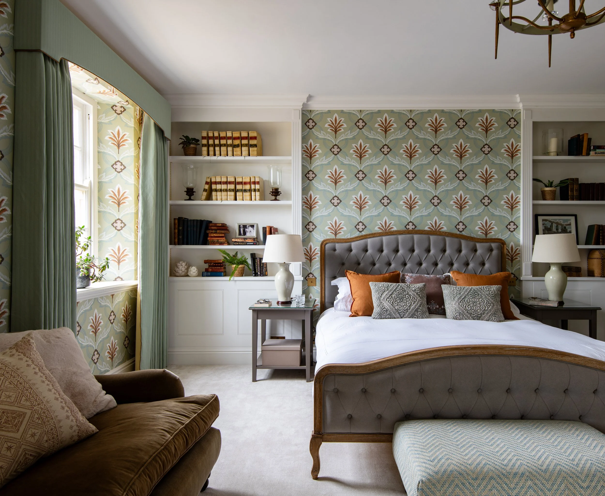 luxury-country-estate-guest-room-cotswolds-mida-interiors.jpg