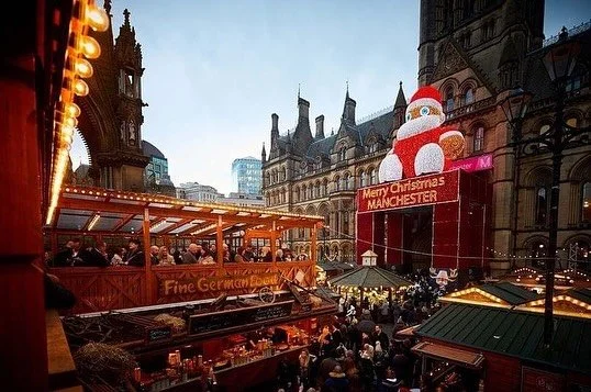 T&rsquo;was the season to be cozy in Manchester with my favourite human! ✨ Wandering hand-in-hand through the Christmas Markets, warm drinks in hand, twinkling lights everywhere, and memories being made.

📍 Manchester Christmas Markets 2025 run Frid
