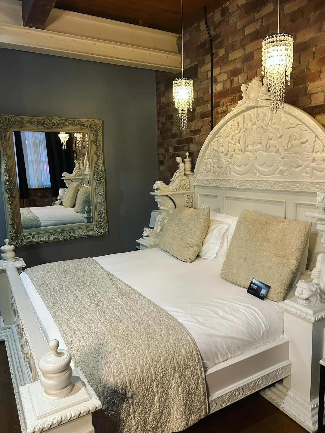 In case you needed a reminder that it&rsquo;s okay to treat yourself&hellip; this is it ✨👏🏻

Sometimes the best staycations are the ones you book while you&rsquo;re on your 10th mince pie of the day and genuinely unsure what day it is between Chris