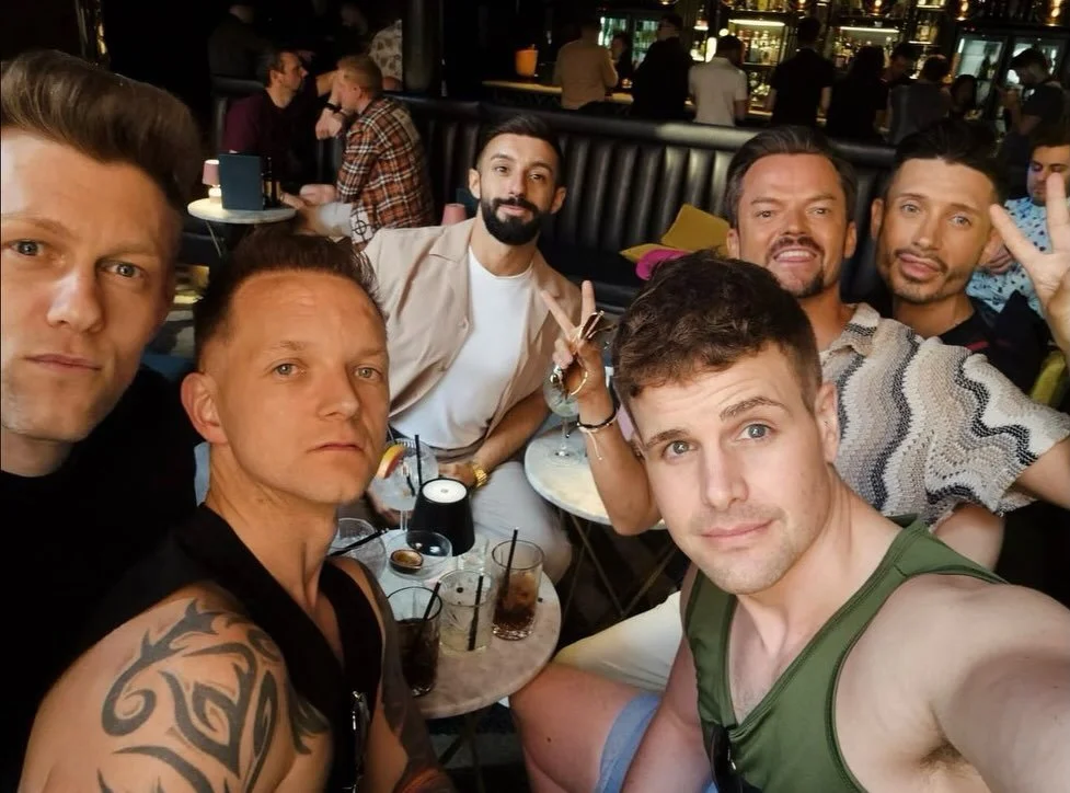 How Friday is meant to feel 🍸🥂

Nothing fixes a week better than a trip to my favourite Canal Street icon &lsquo;Velvet&rsquo; Drinks on order and posing for the camera because this weekend is going to be EXTRA 🫶🏻⭐️