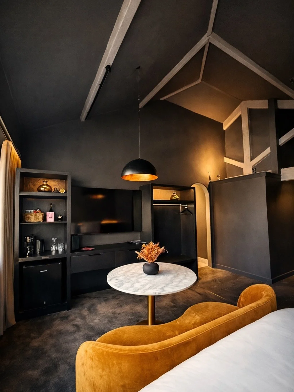 Room to sleep. Room to soak. Room to properly switch off.

Our Signature Suite is made for slow mornings in a super king bed, coffee in hand (Illy, of course), and long baths you absolutely don&rsquo;t need to rush. Rainfall shower? ✔️ 65&rdquo; TV f