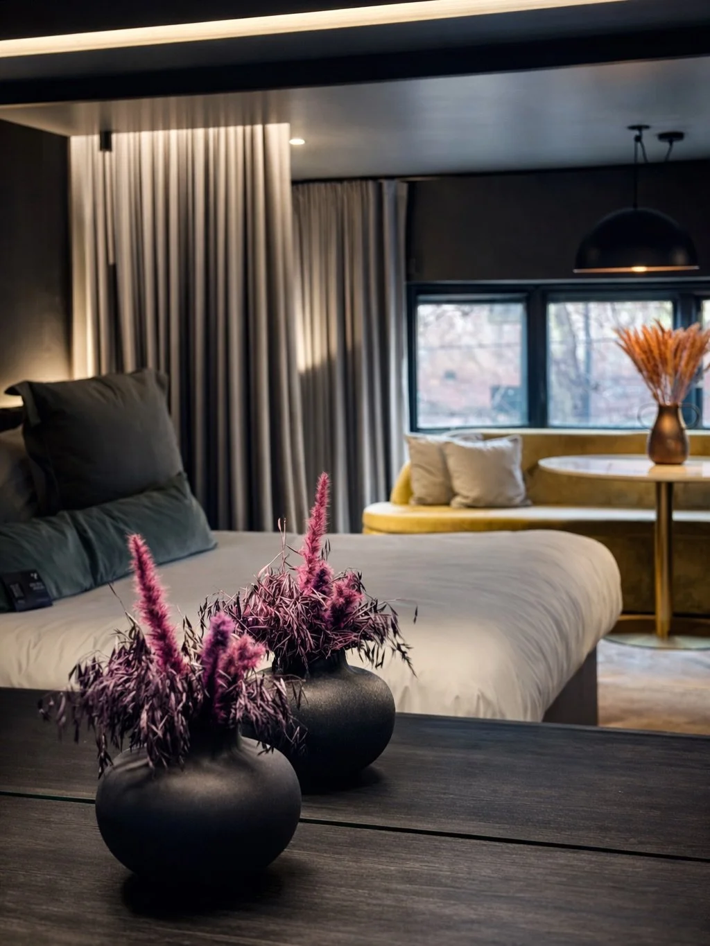 Easter Sunday, but make it ✨Velvet✨ 

An extra long weekend, cocktails flowing, @kylieminougewines and just the right amount of glamour&hellip; The kind of place where every detail feels intentional, from the lighting to the last sip. 

Check in, swi