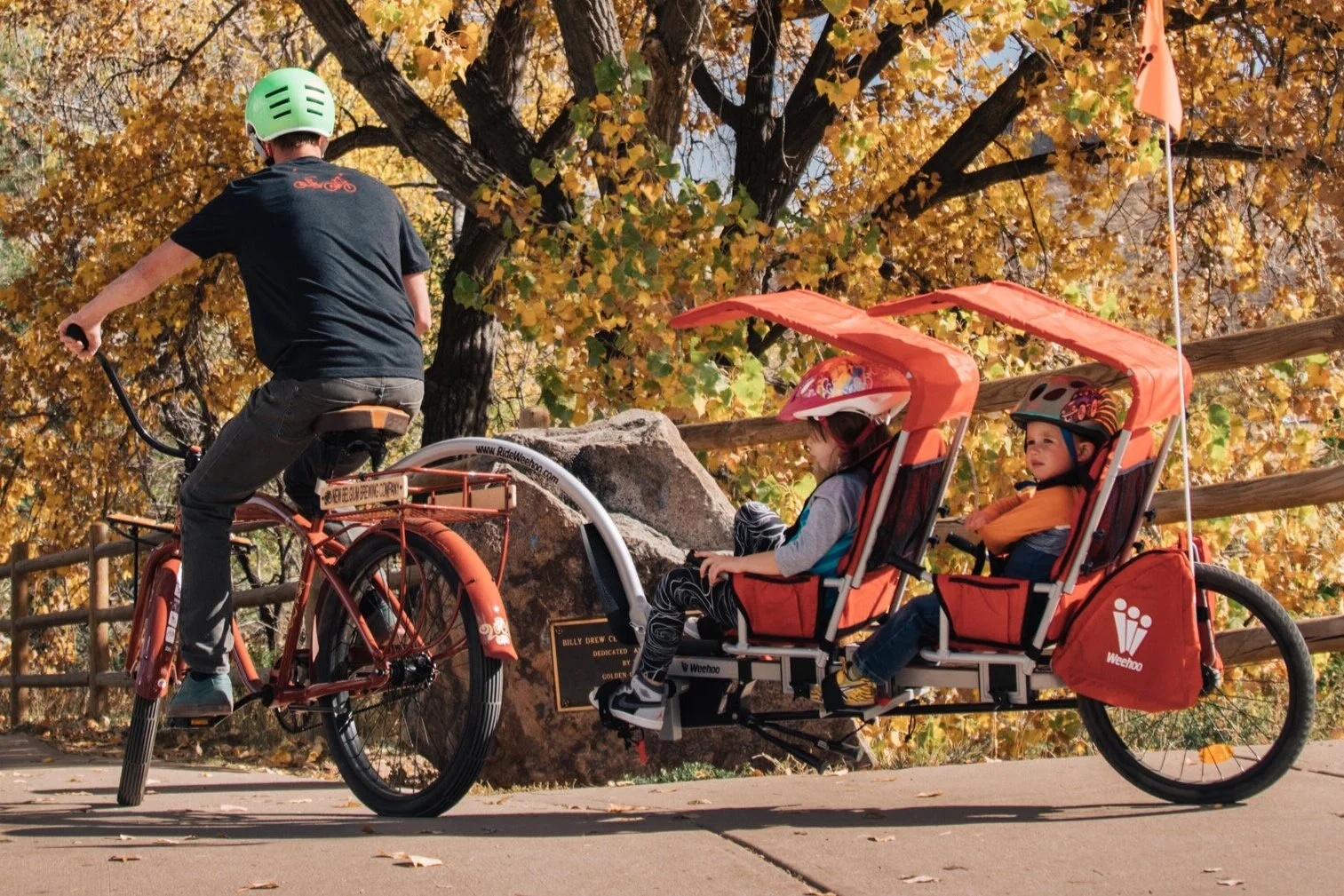 1+Weehoo+Two+Bike+Trailer+Riding+in+Fall+Foliage.jpg