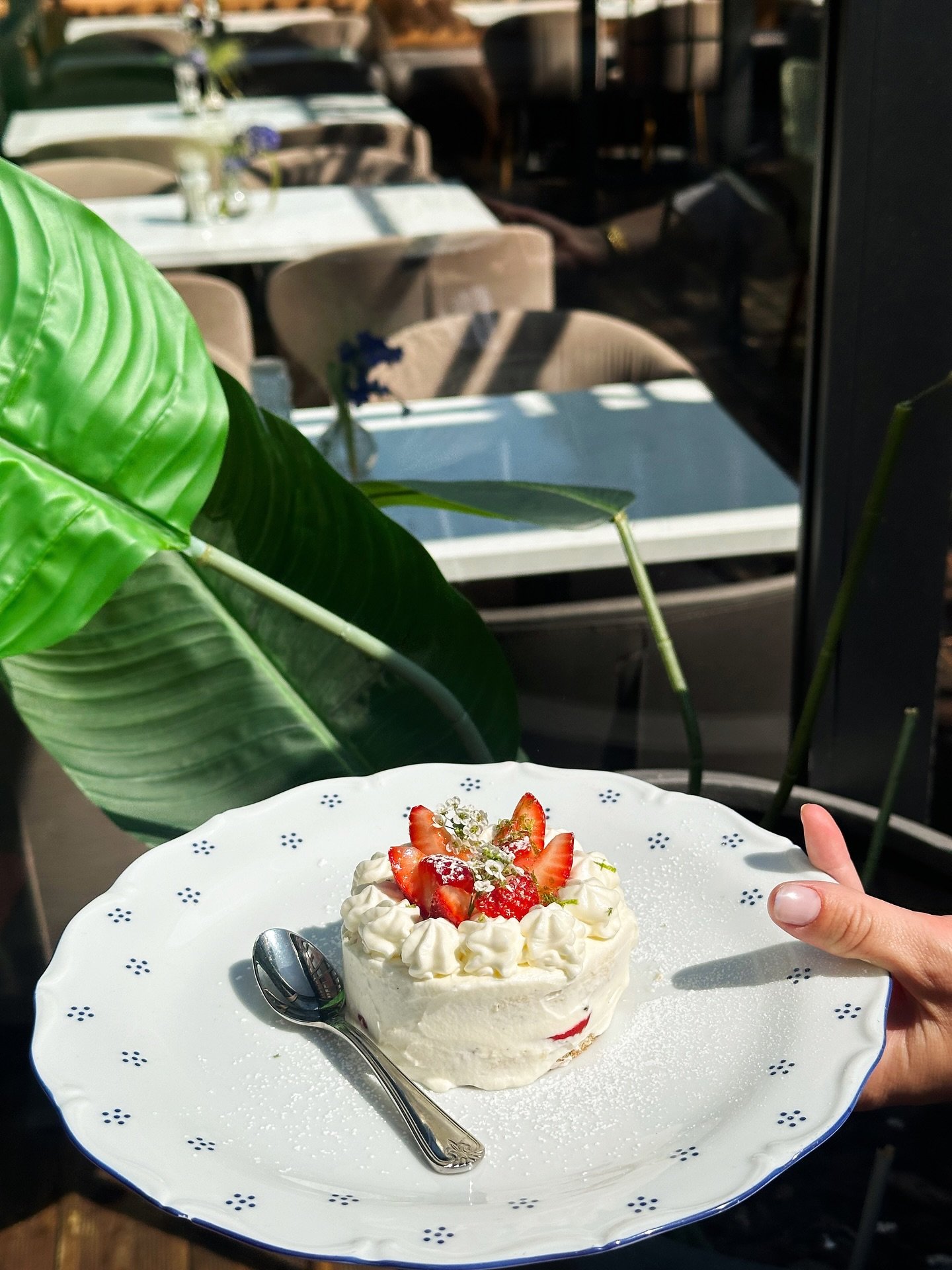 MIDSOMMAR-SPECIAL 🍓🐟
Brasseriets jordgubbst&aring;rta &amp; en klassisk smarrig silltallrik - serveras endast under midsommarafton. V&auml;lkomna!

#localbusinessnwtmedia